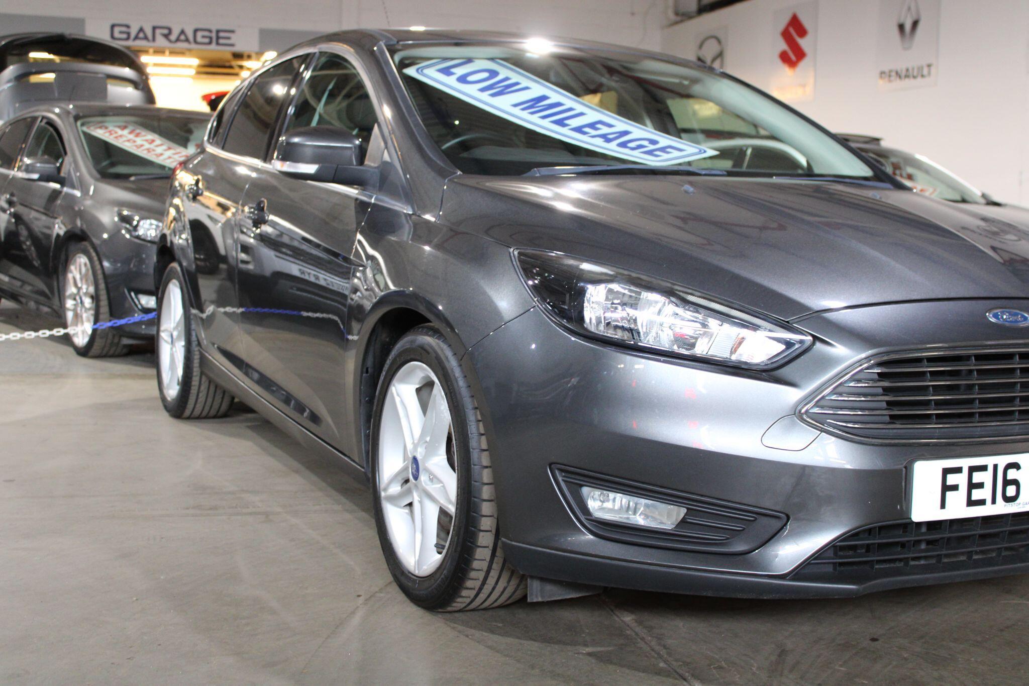 Ford Focus - Image 11