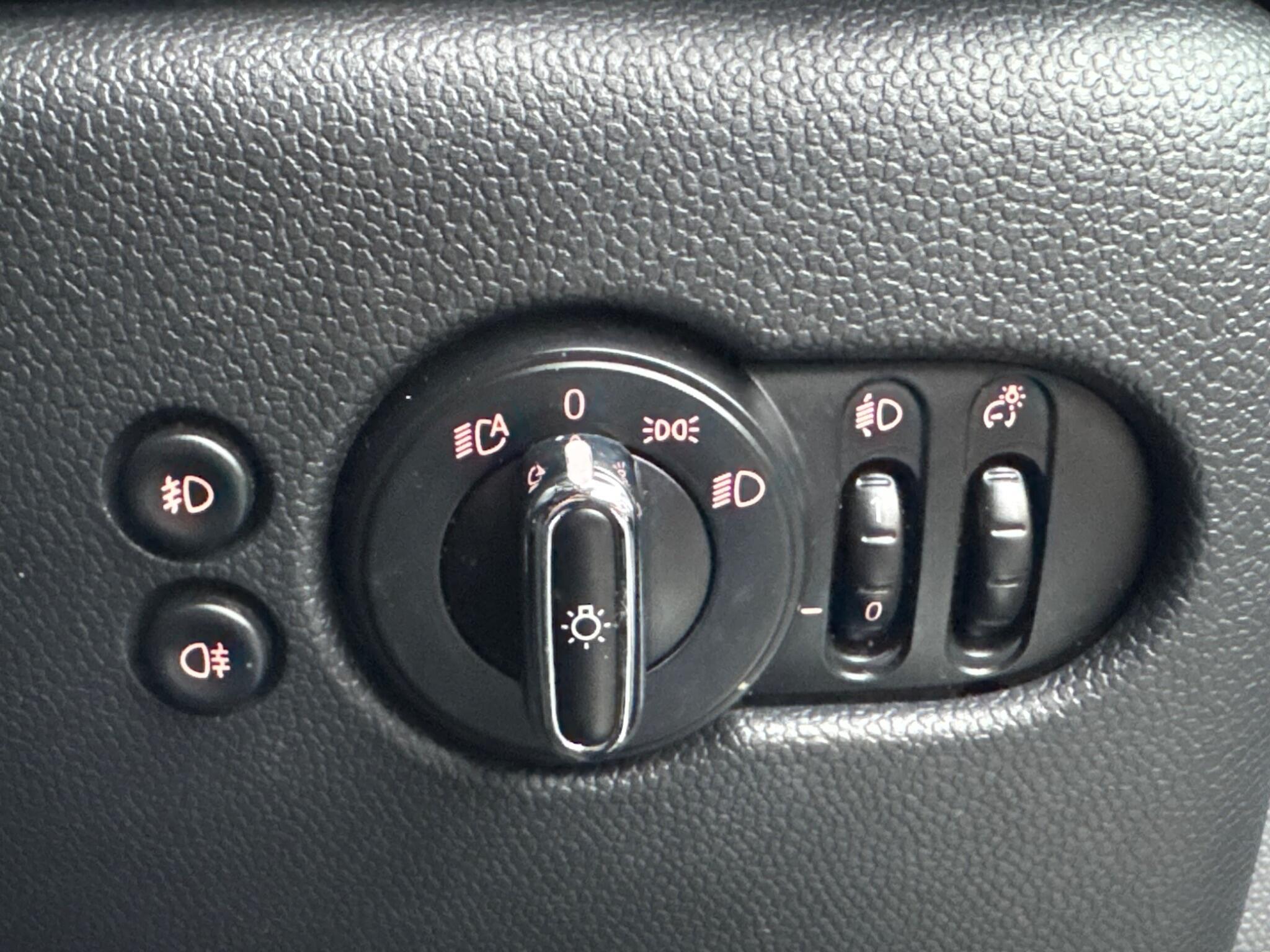 MINI Hatch - Image 37