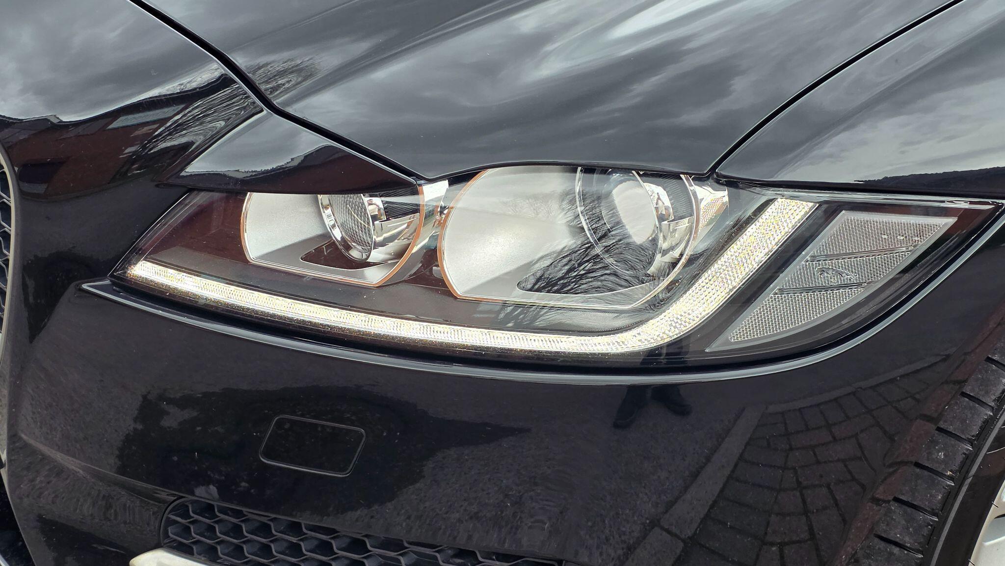 Jaguar XF - Image 26