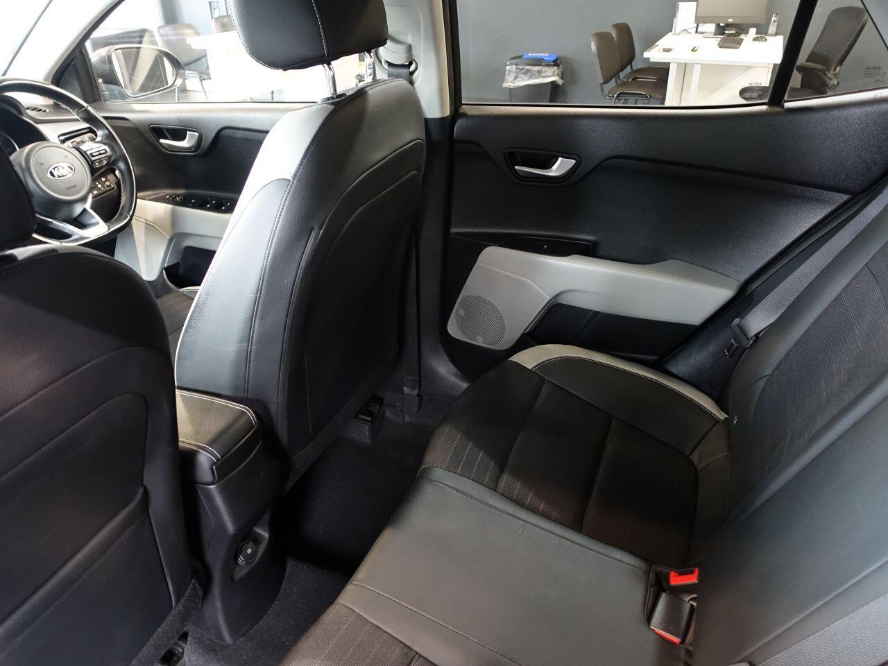 Kia Stonic - Image 16