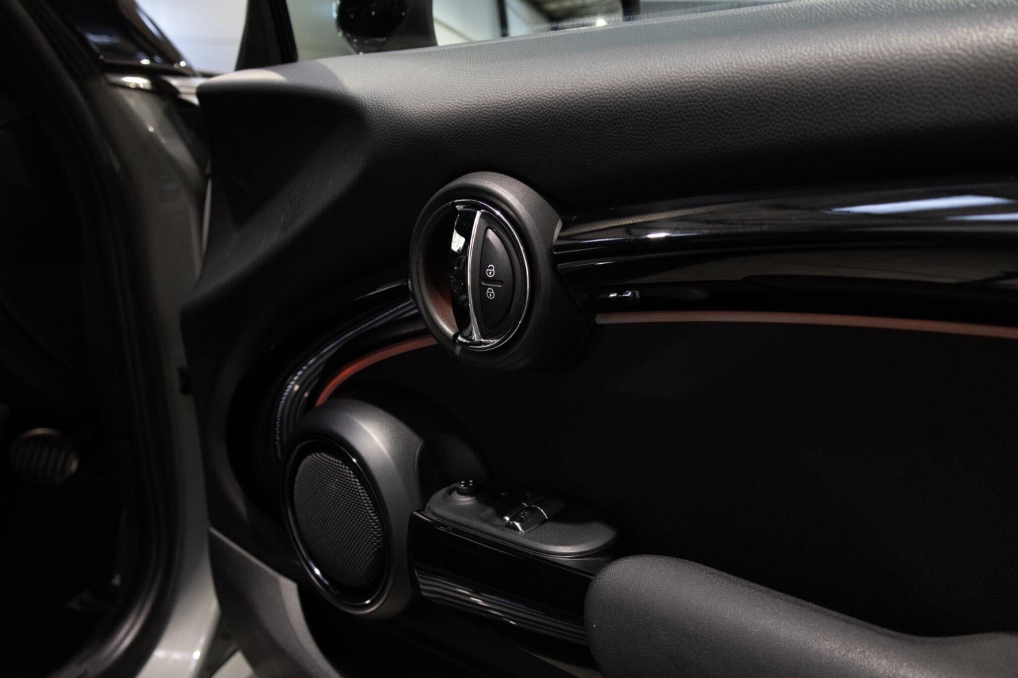 MINI Hatch - Image 12