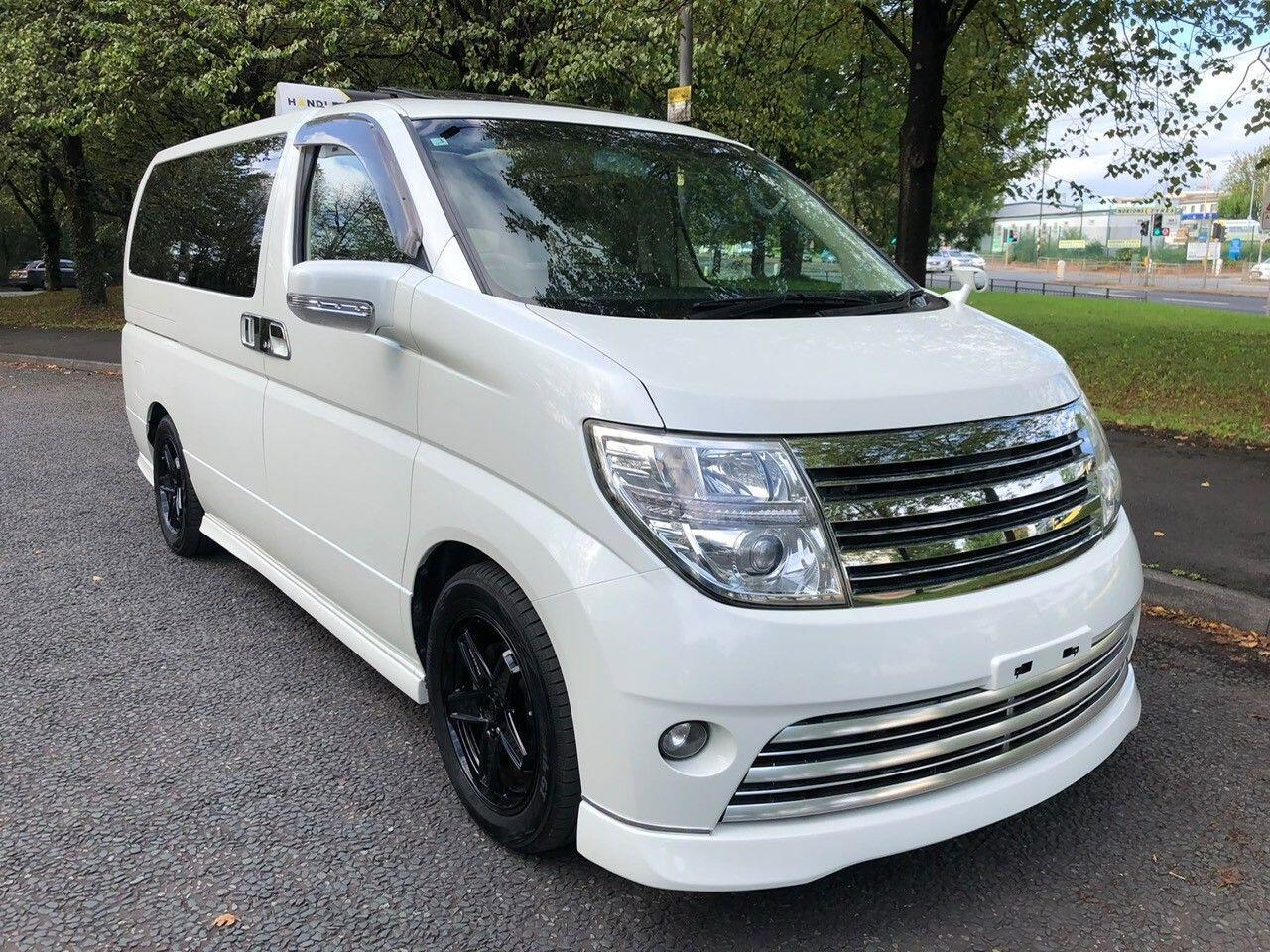 Nissan Elgrand - Image 9