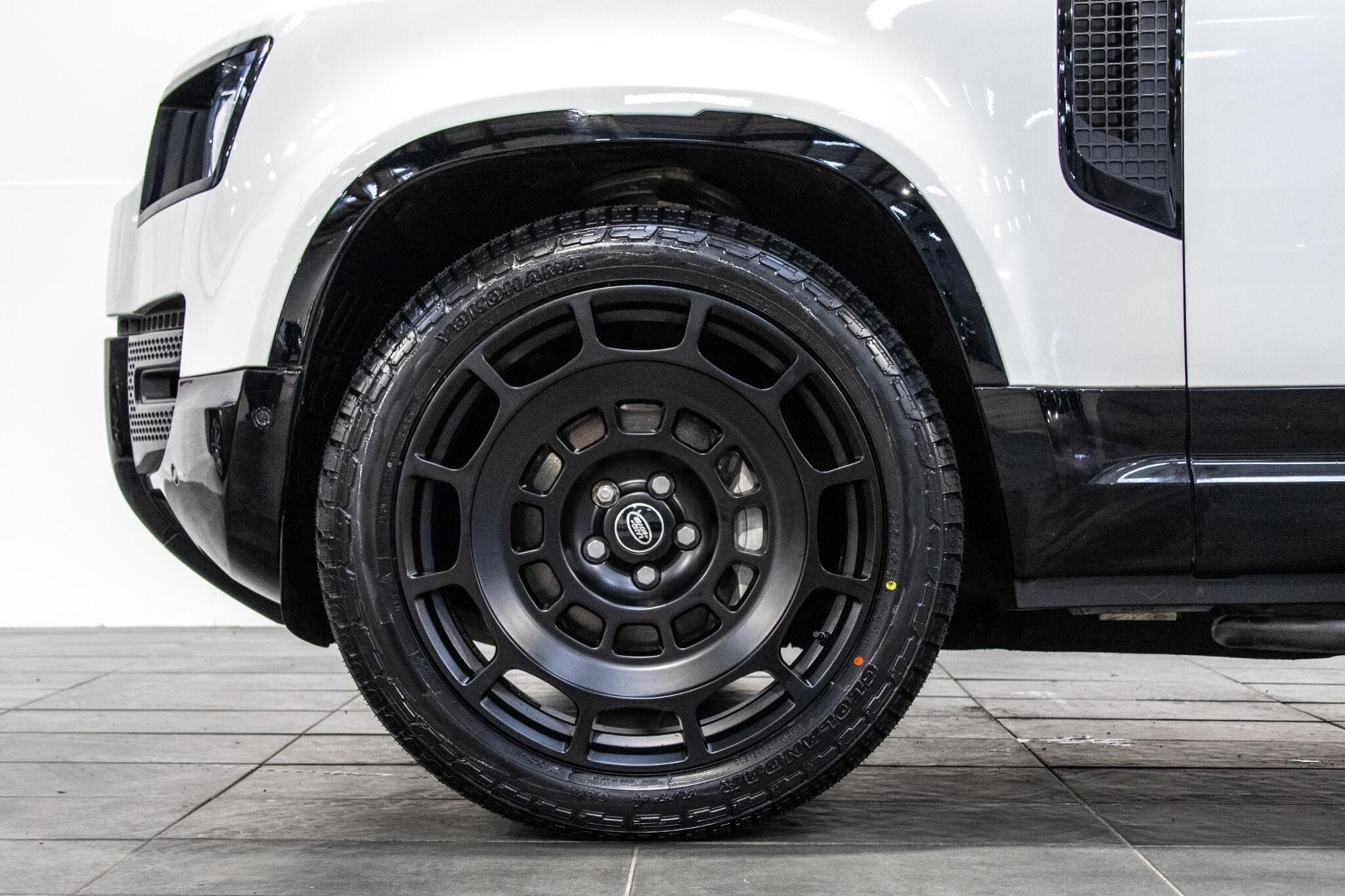 Land Rover Defender 110 - Image 6