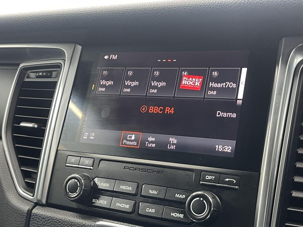 Porsche Macan - Image 43