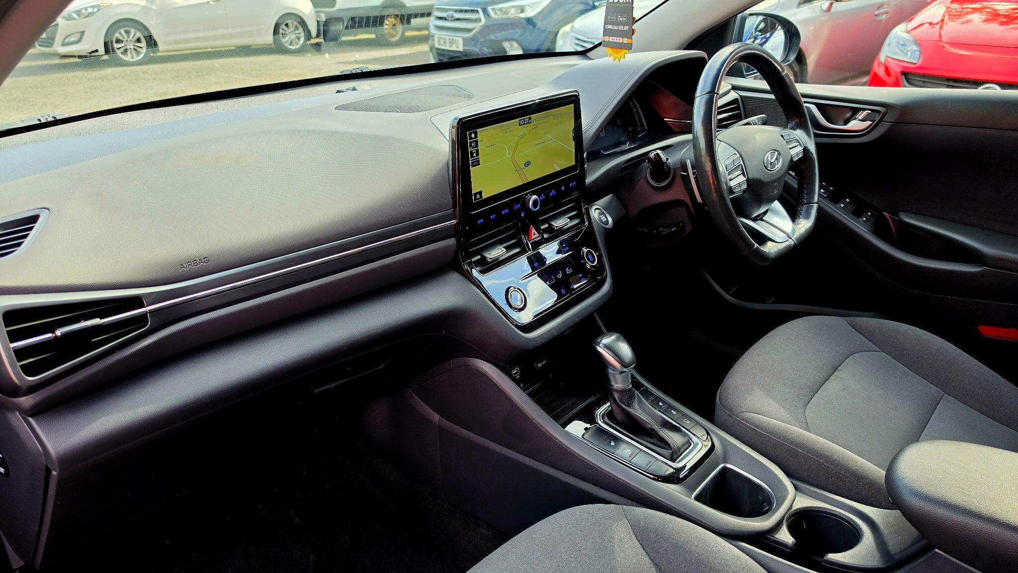 Hyundai Ioniq - Image 13
