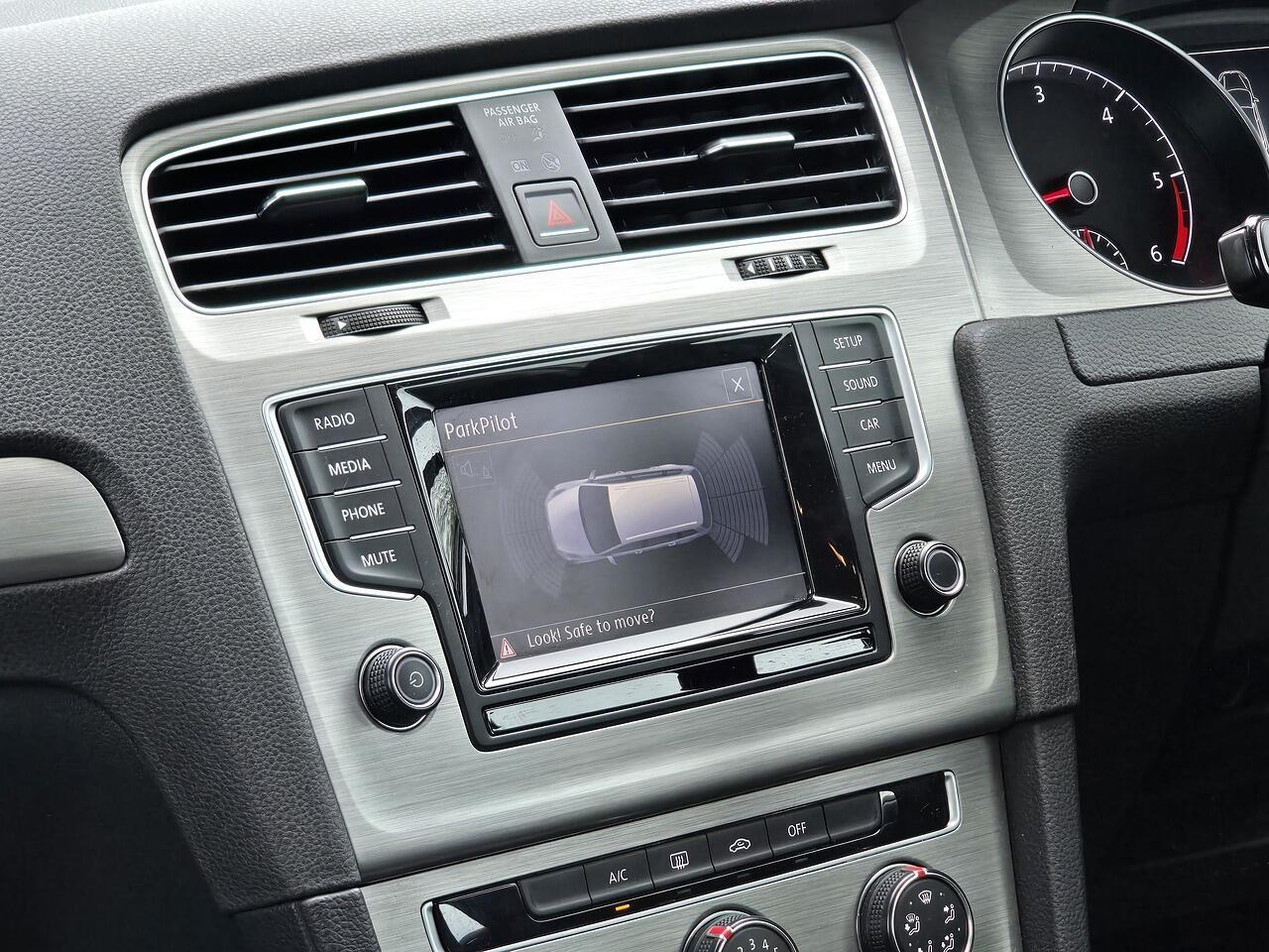 Volkswagen Golf - Image 6