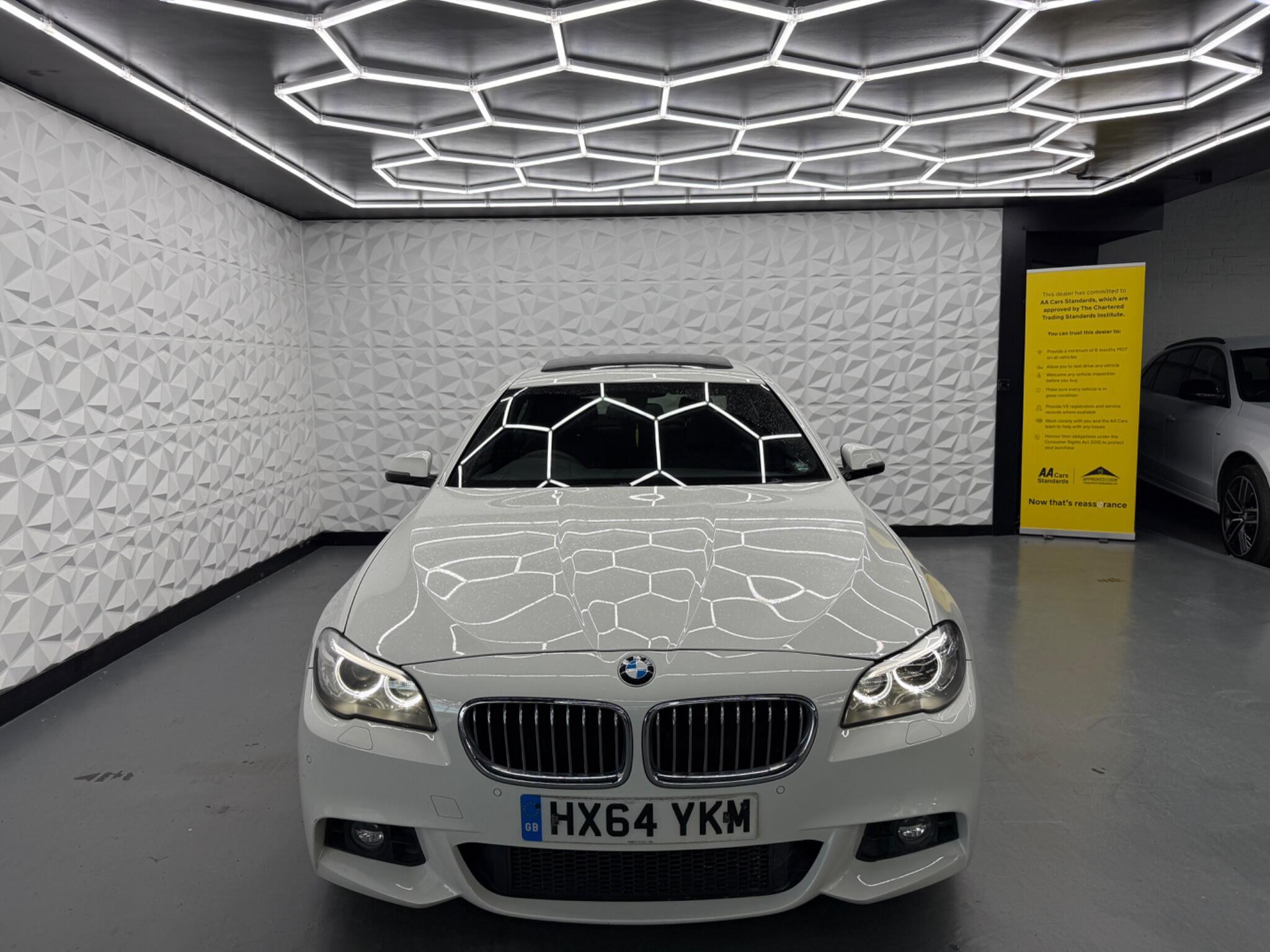 BMW 5 Series - Image 5