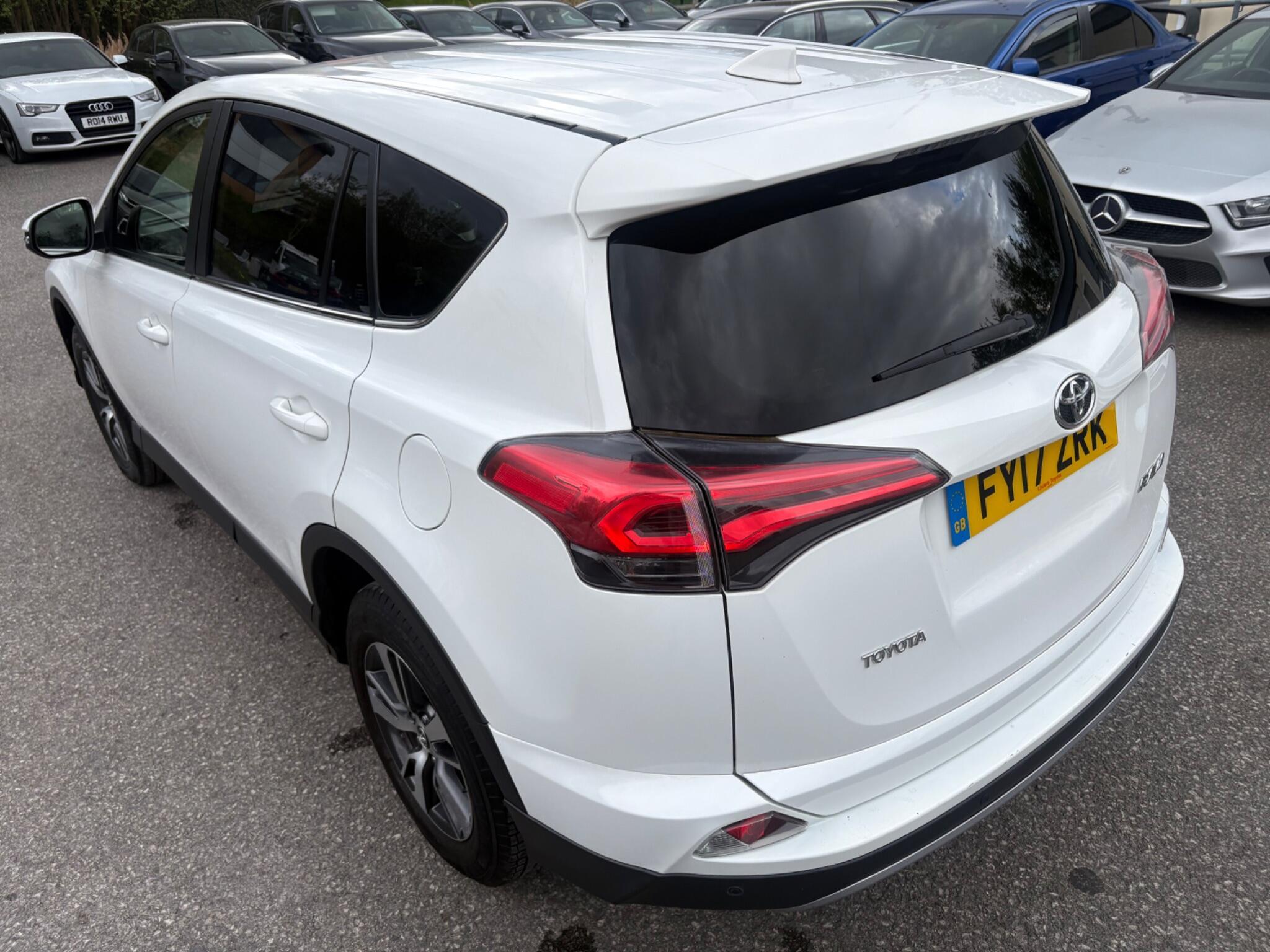 Toyota RAV4 - Image 13