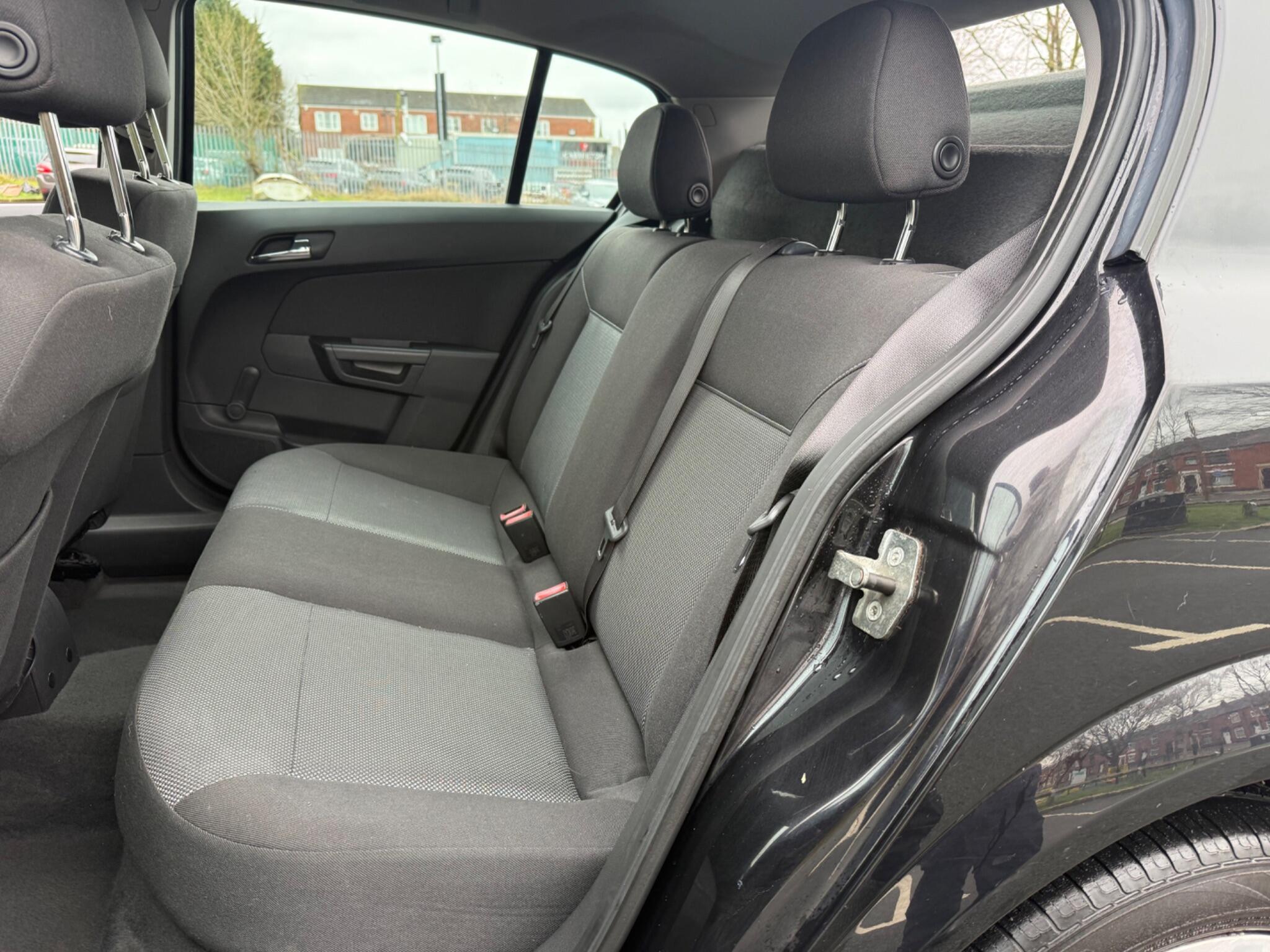 Vauxhall Astra - Image 13