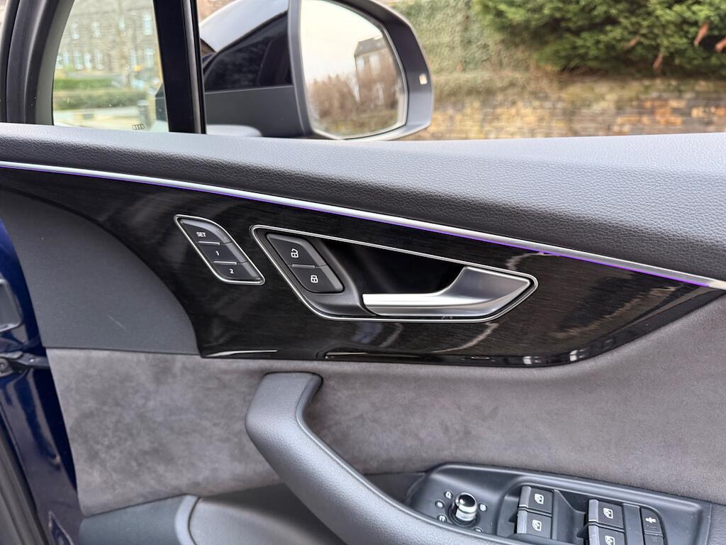 Audi Q7 - Image 43