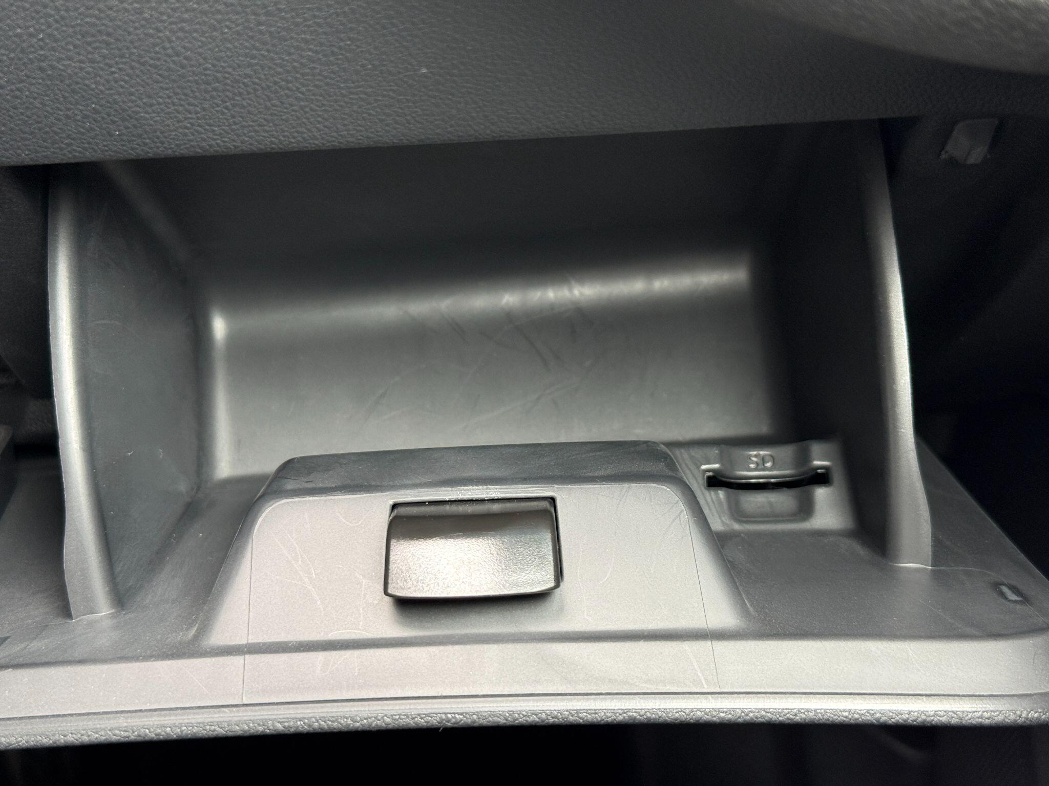 Volkswagen Golf - Image 70