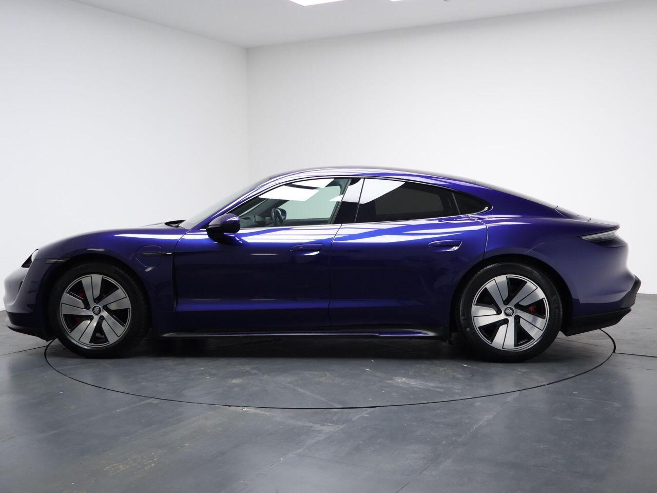 Porsche Taycan - Image 8
