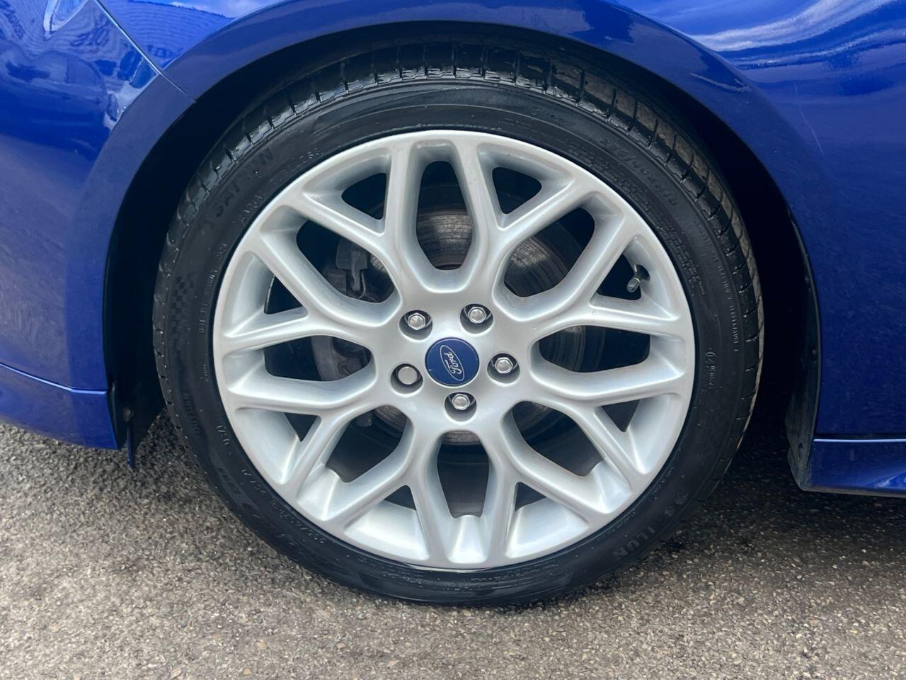 Ford Focus - Image 33