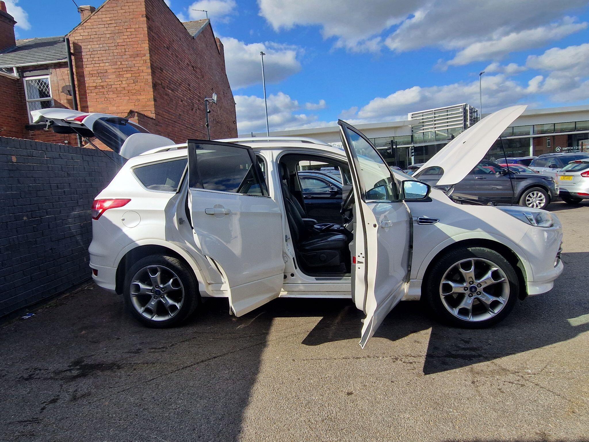 Ford Kuga - Image 22