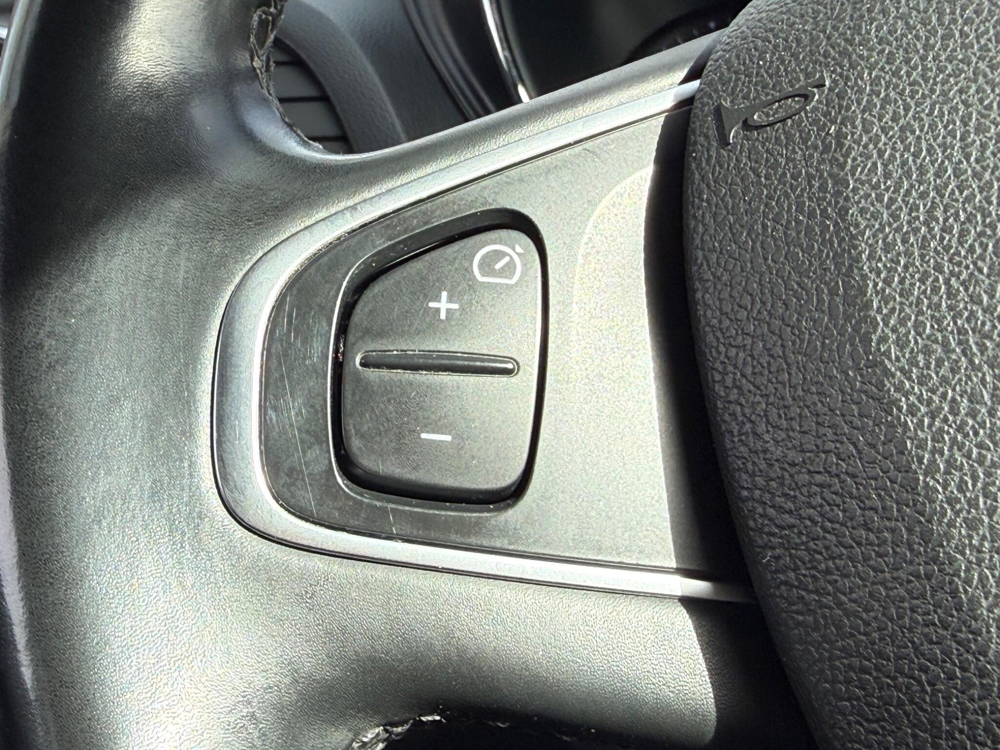 Renault Captur - Image 30