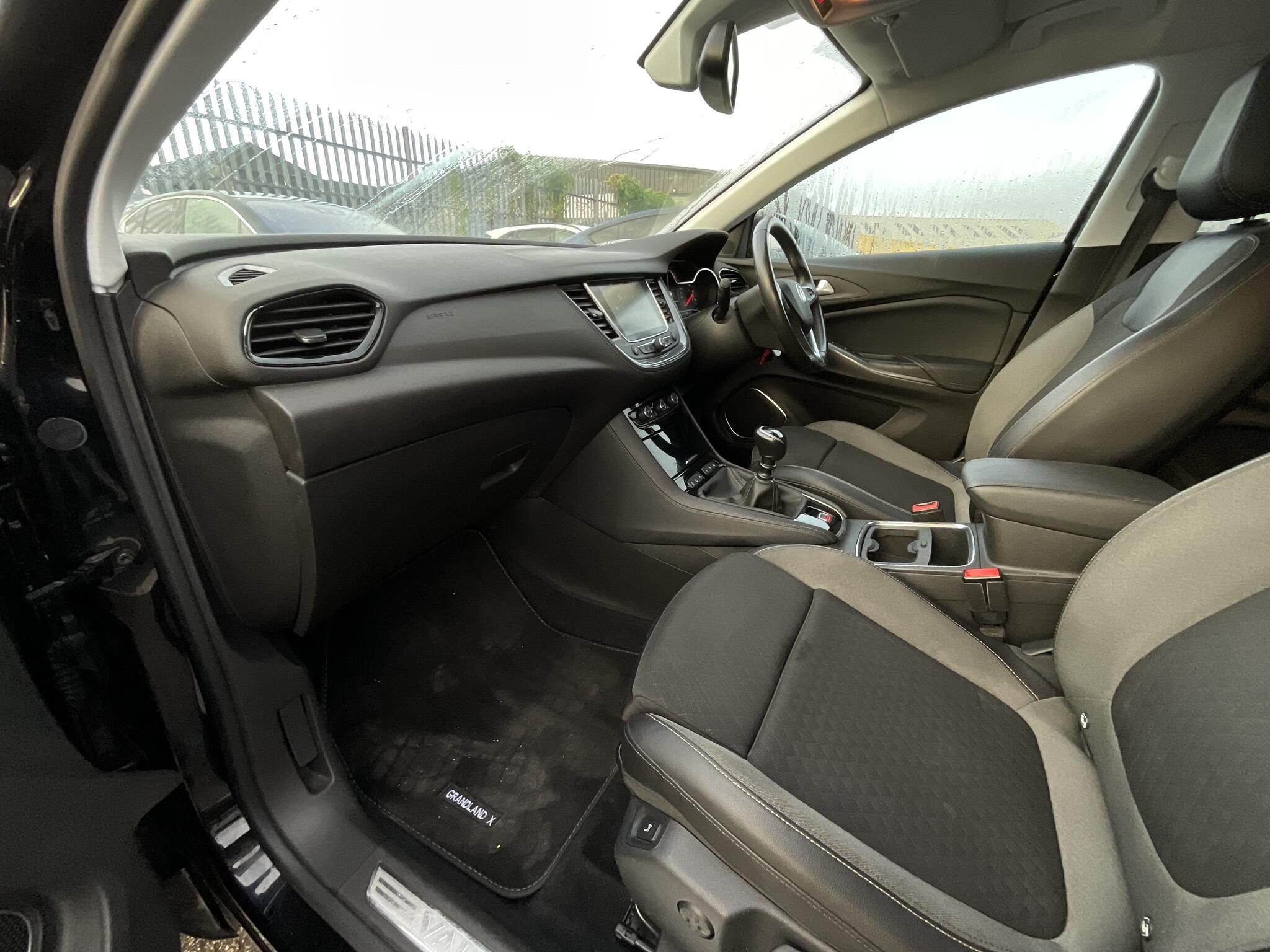 Vauxhall Grandland X - Image 16