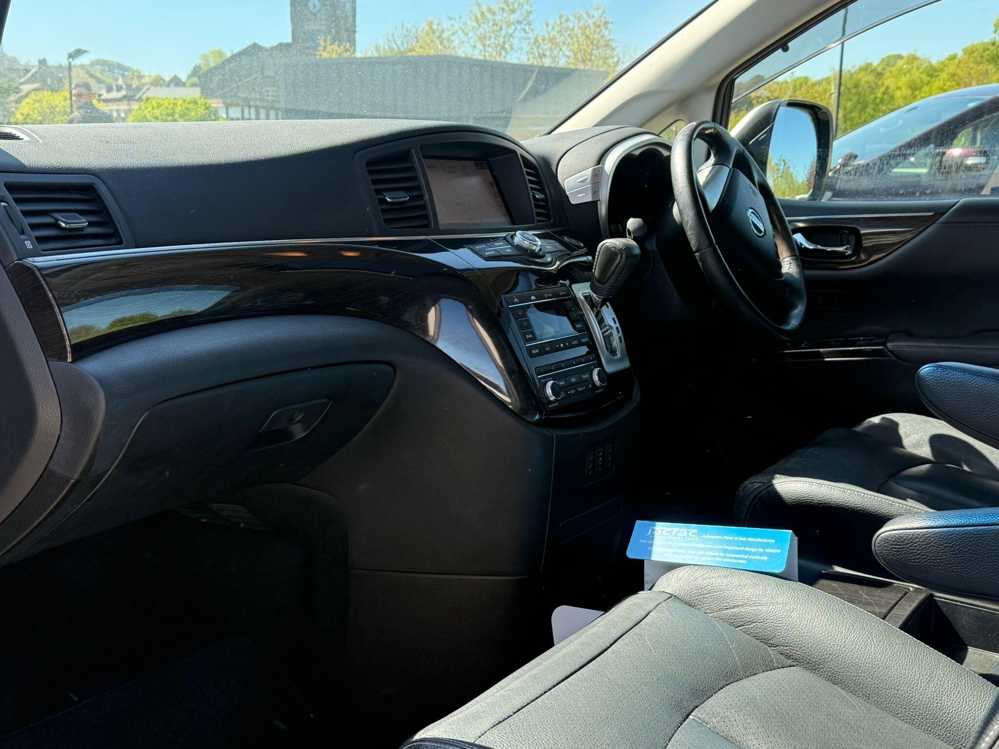 Nissan Elgrand - Image 9