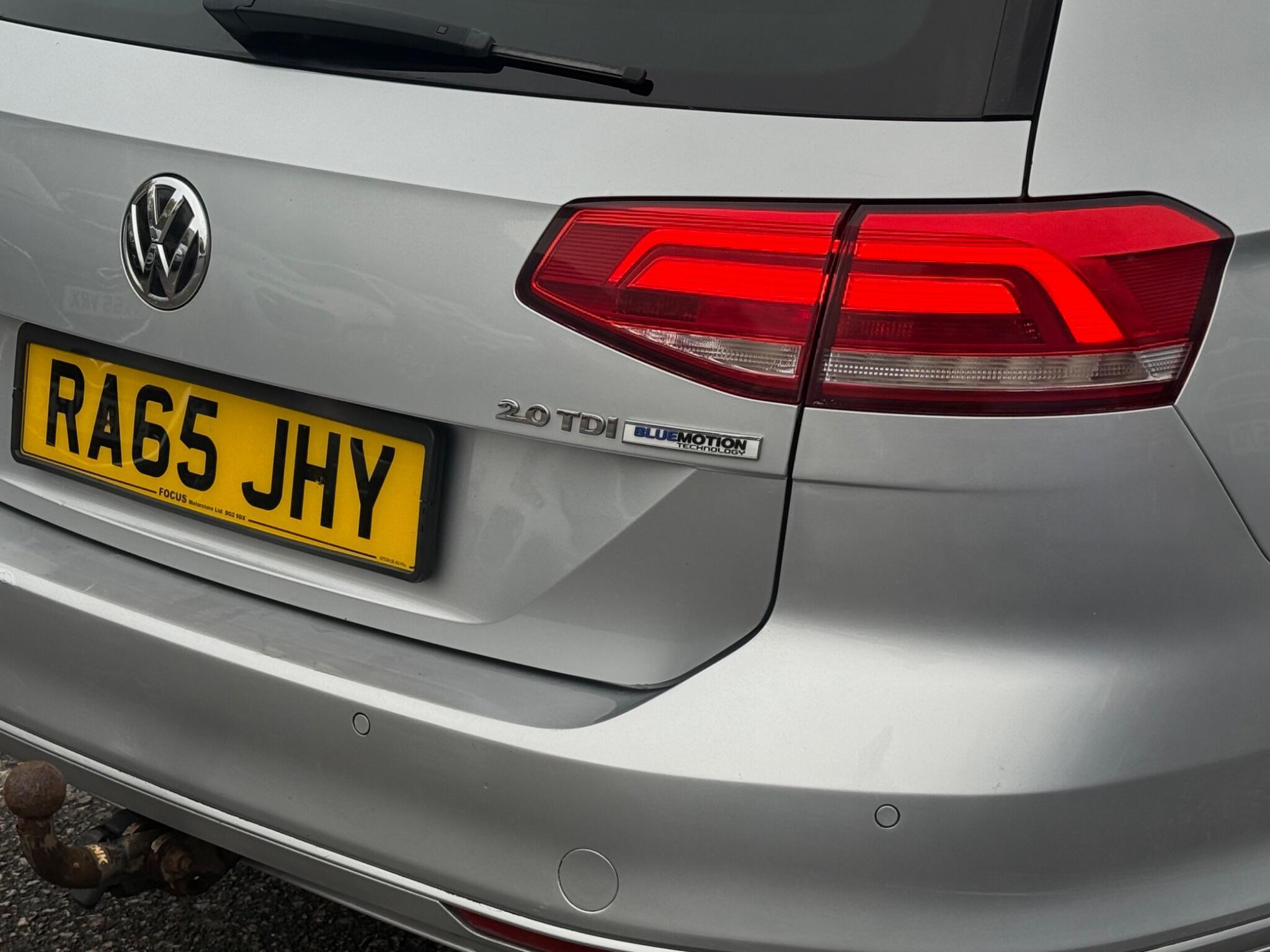 Volkswagen Passat - Image 51