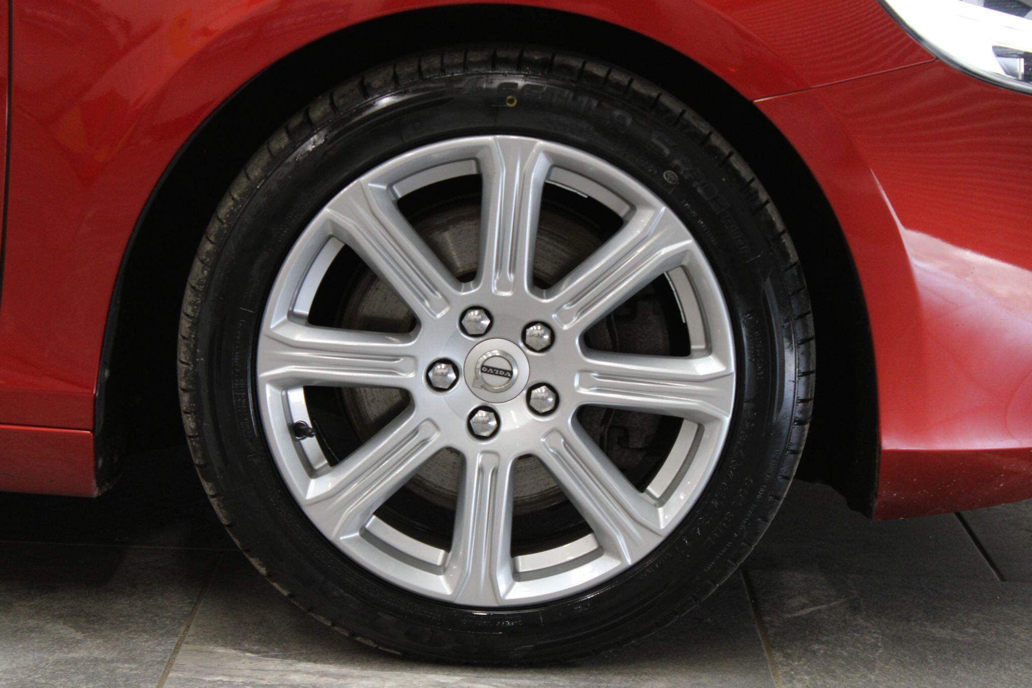 Volvo V40 - Image 9