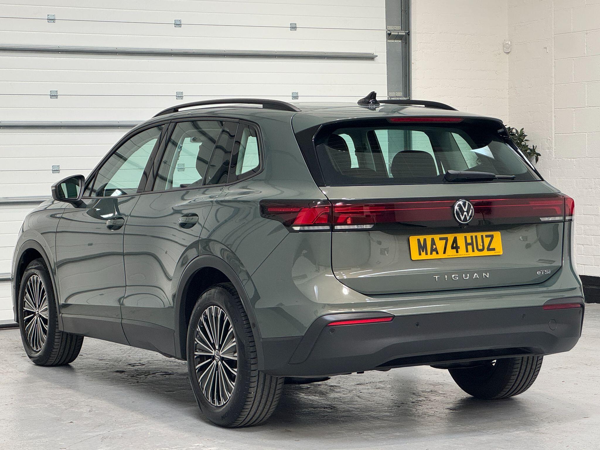 Volkswagen Tiguan - Image 15