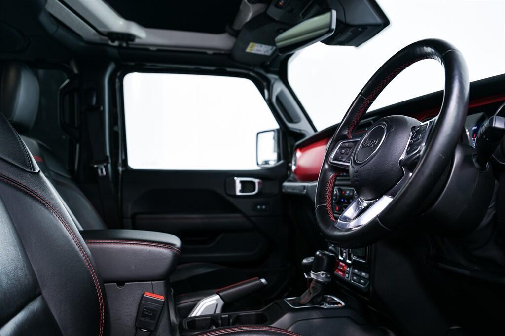 Jeep Wrangler - Image 11