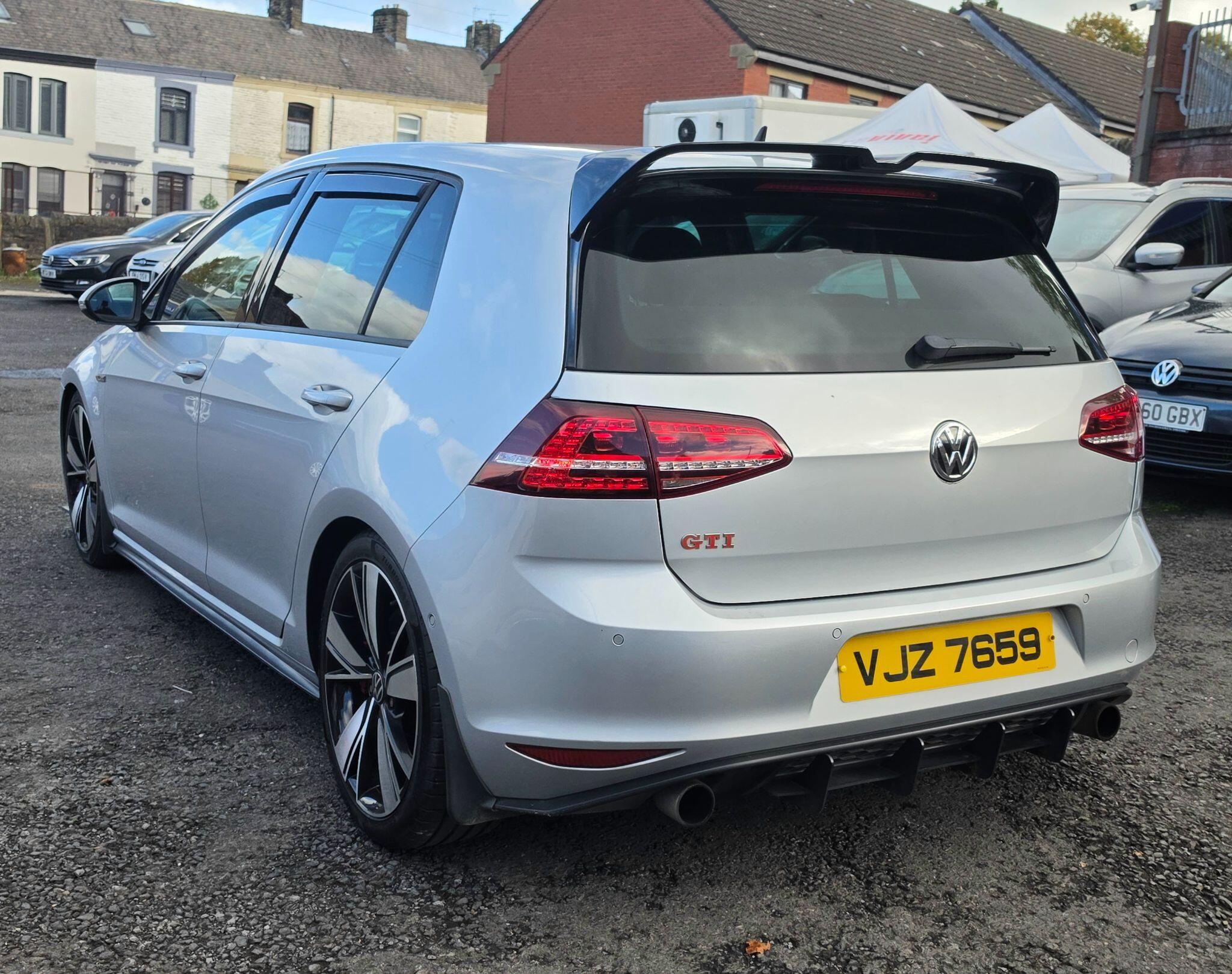 Volkswagen Golf - Image 5