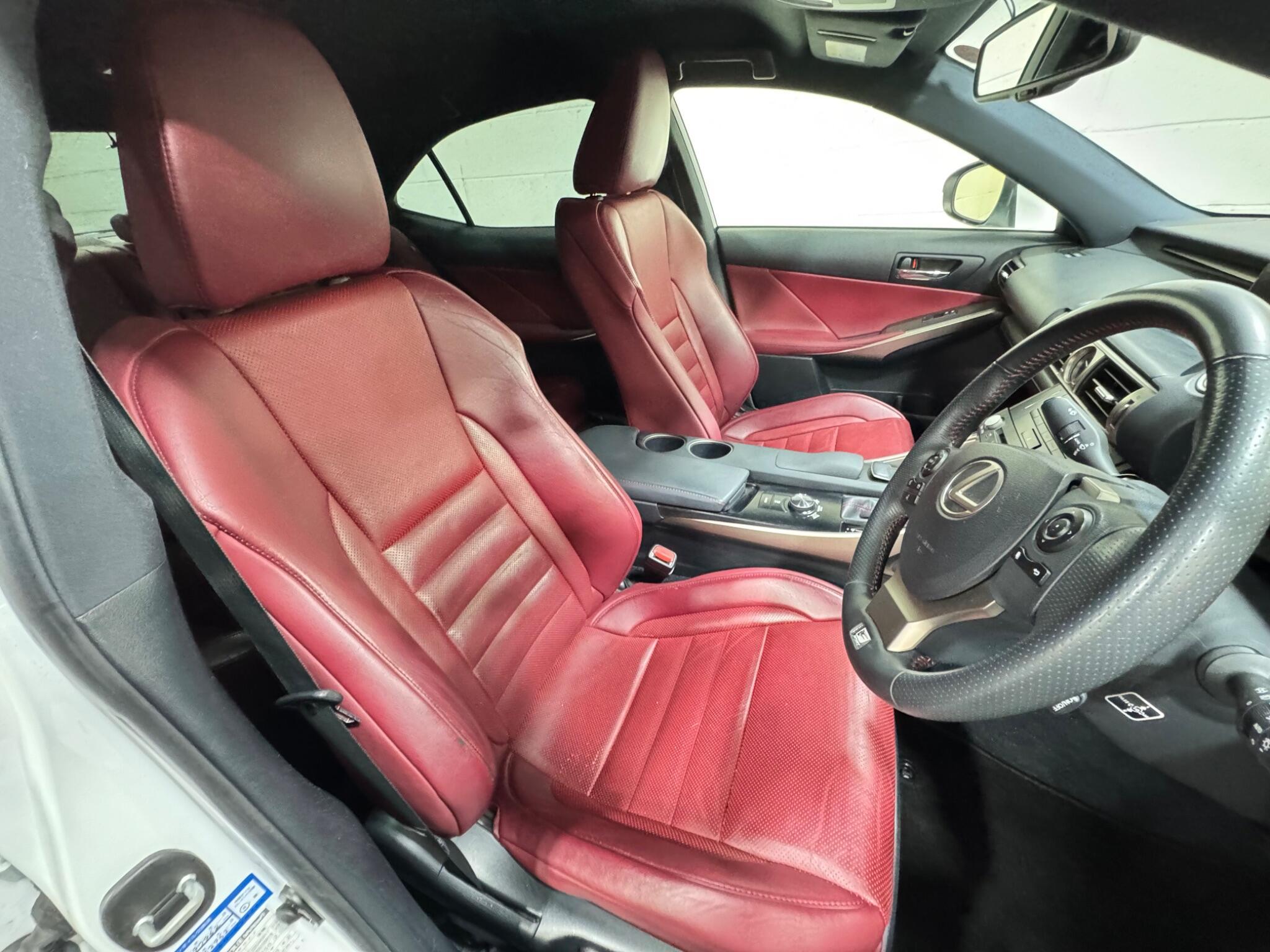Lexus IS - Image 8