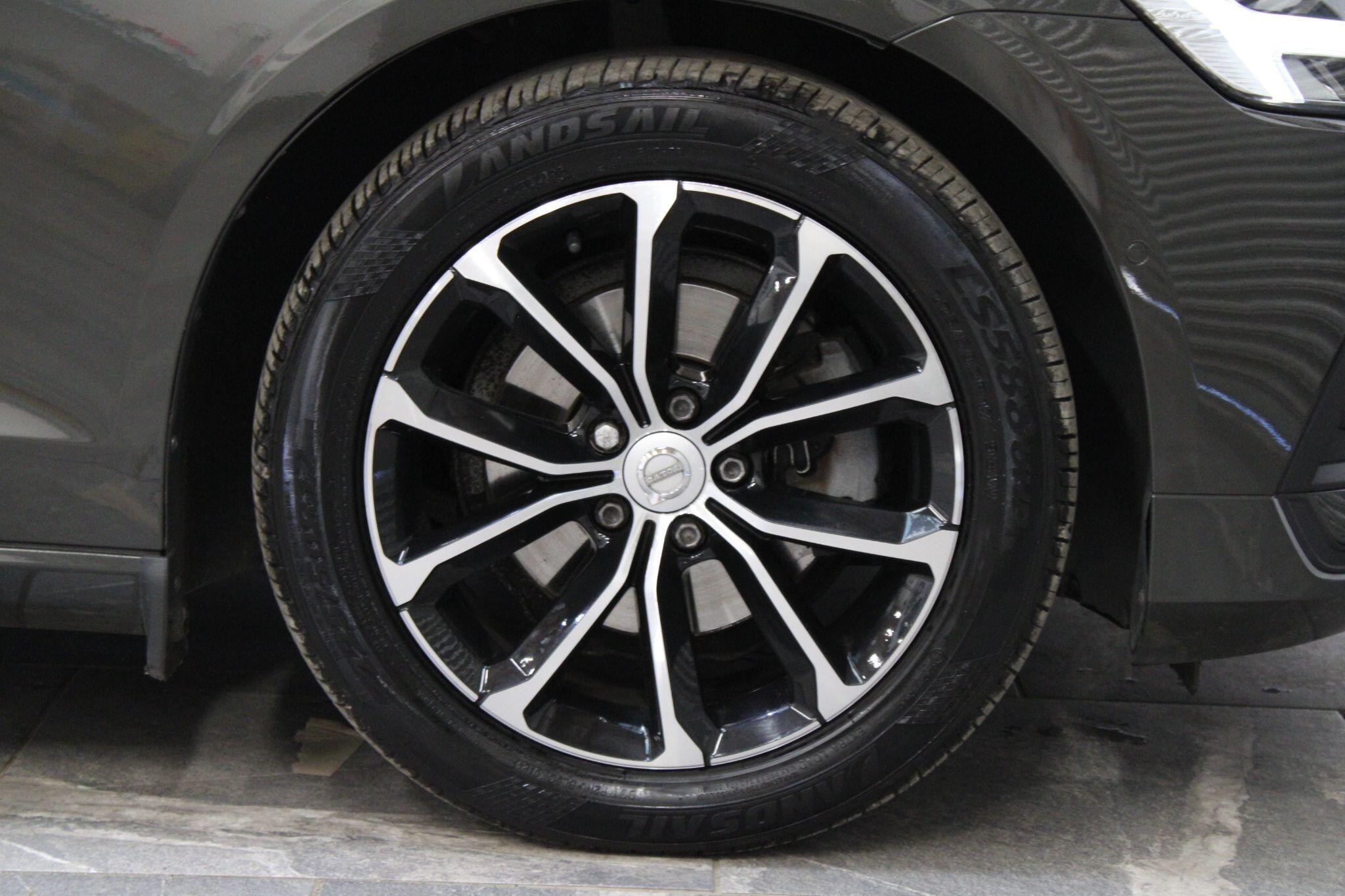 Volvo V60 - Image 9