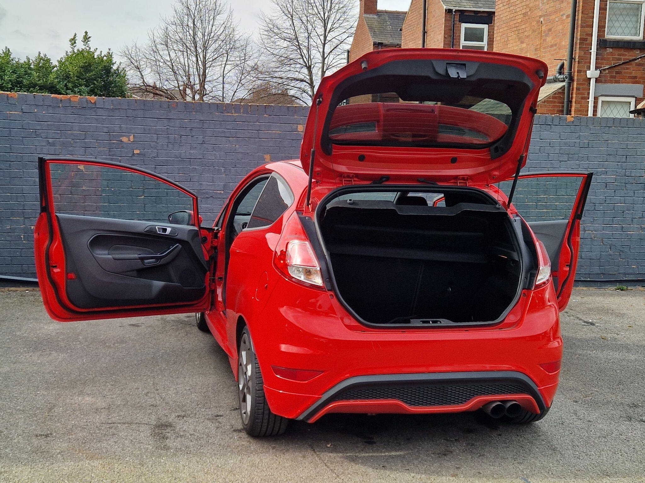 Ford Fiesta - Image 21