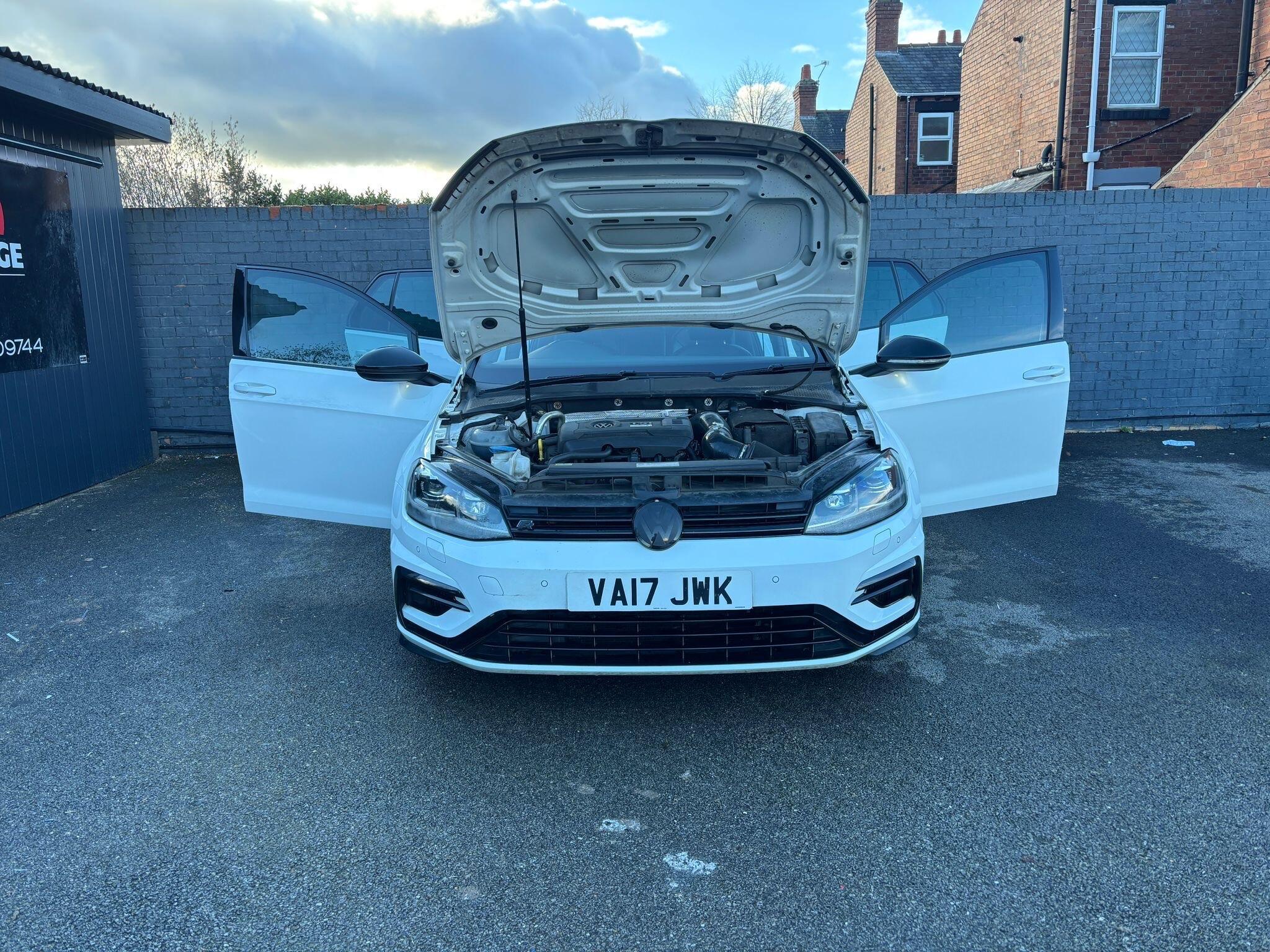 Volkswagen Golf - Image 12