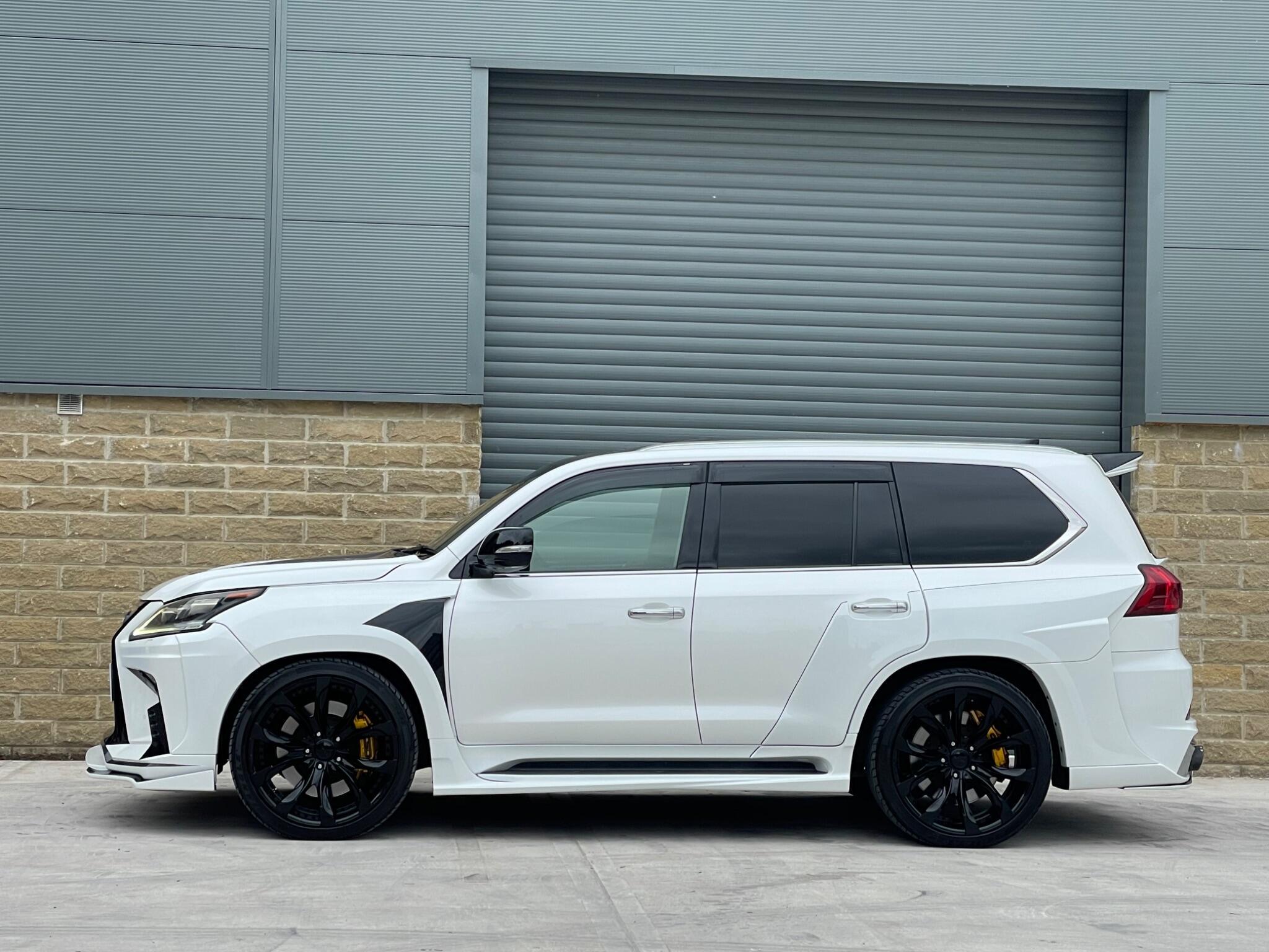 Lexus LX - Image 35