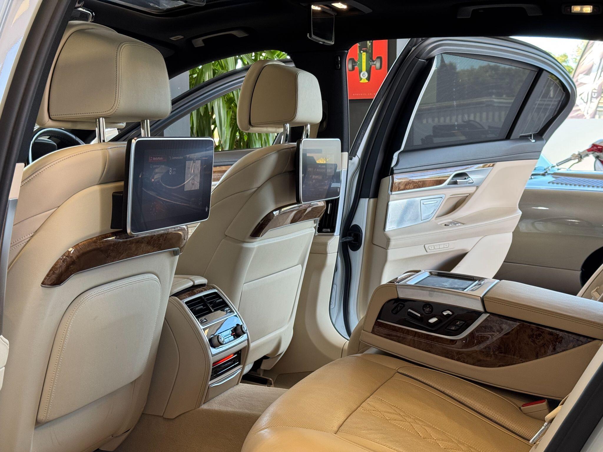 BMW 7 Series - Image 35
