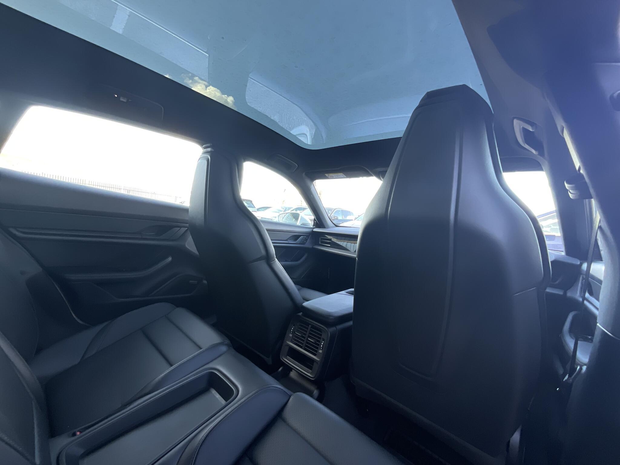 Porsche Taycan - Image 8