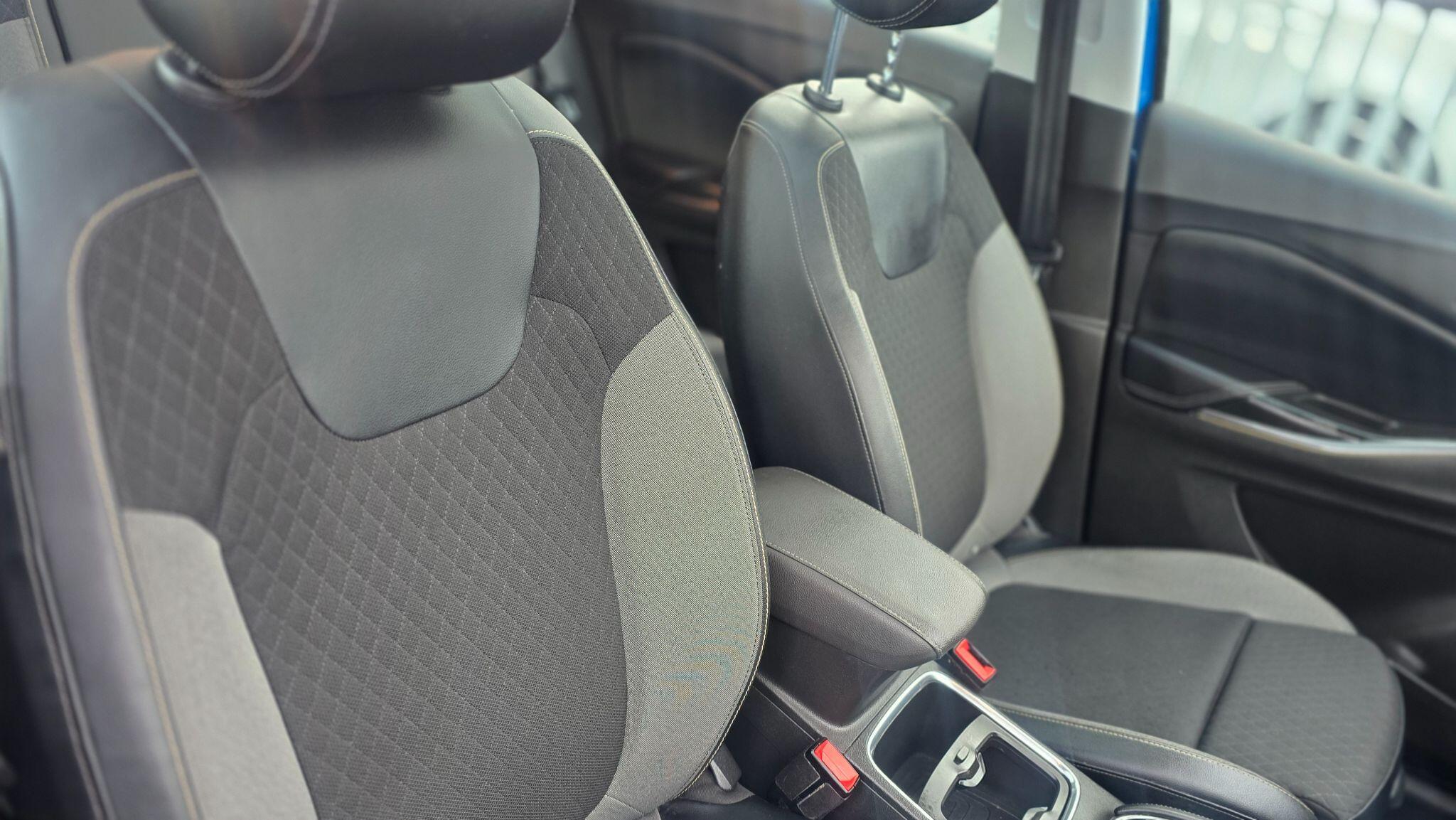 Vauxhall Grandland X - Image 25