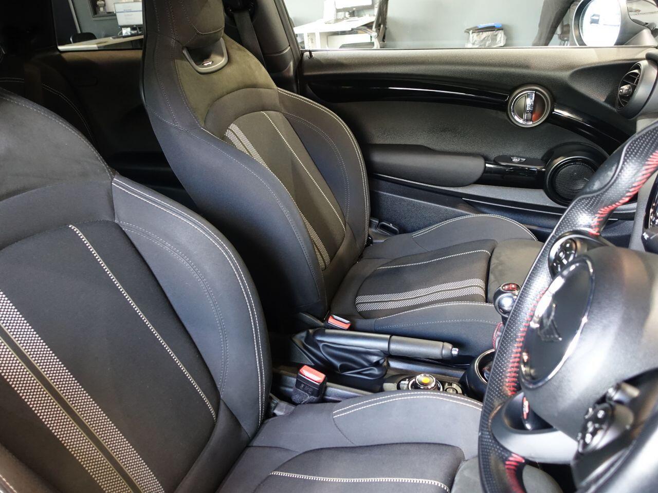 MINI Hatch - Image 9