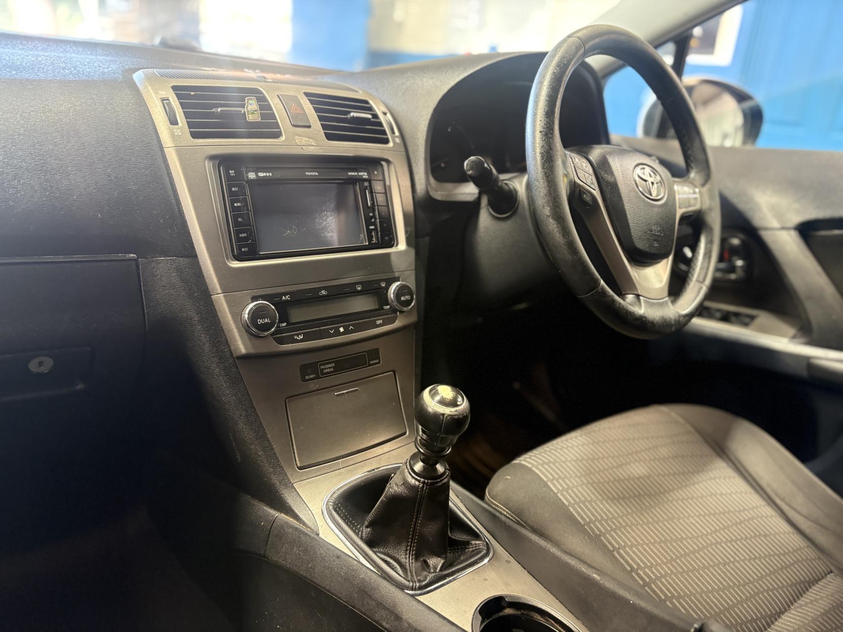 Toyota Avensis - Image 20