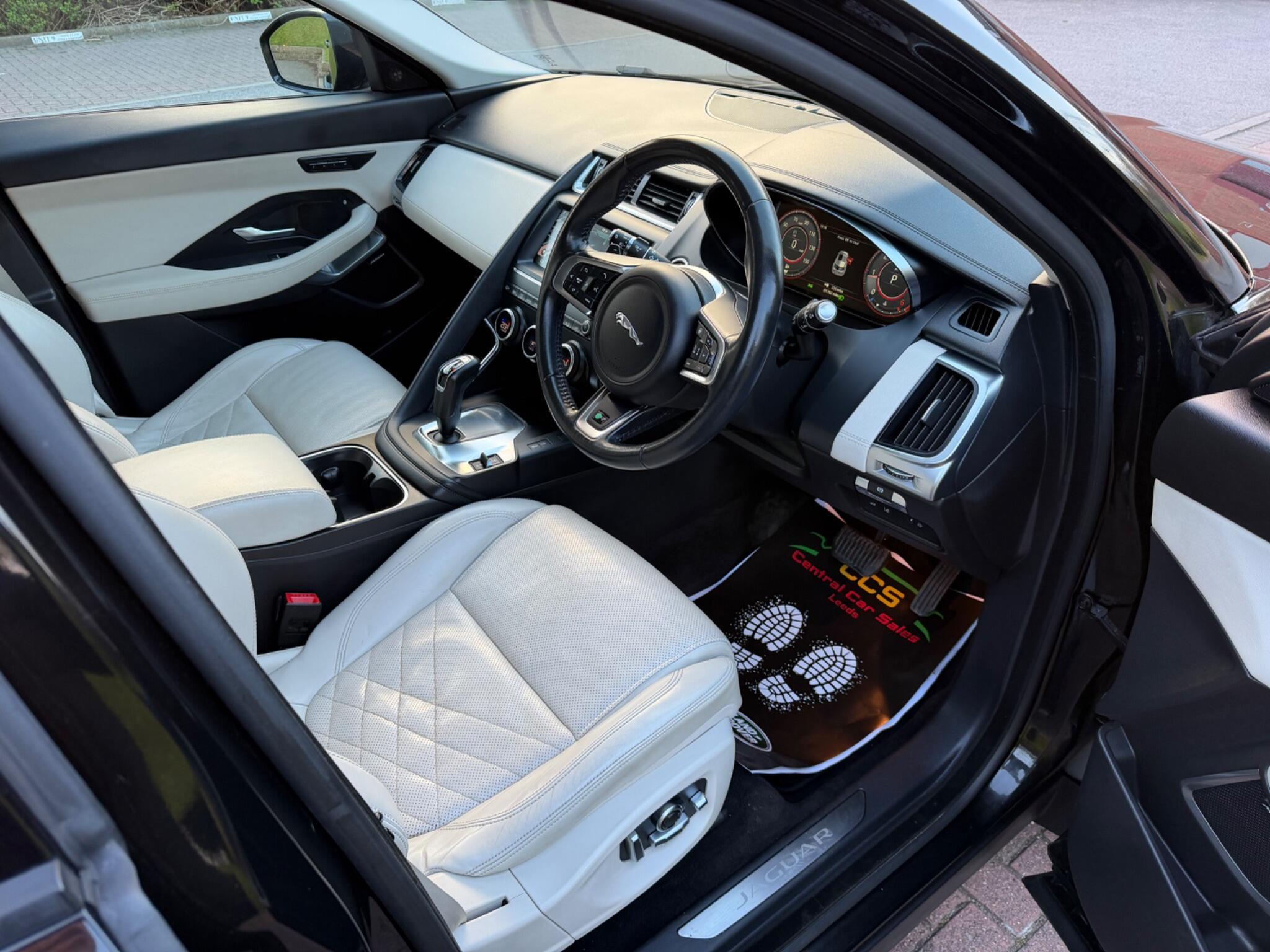 Jaguar E-Pace - Image 23