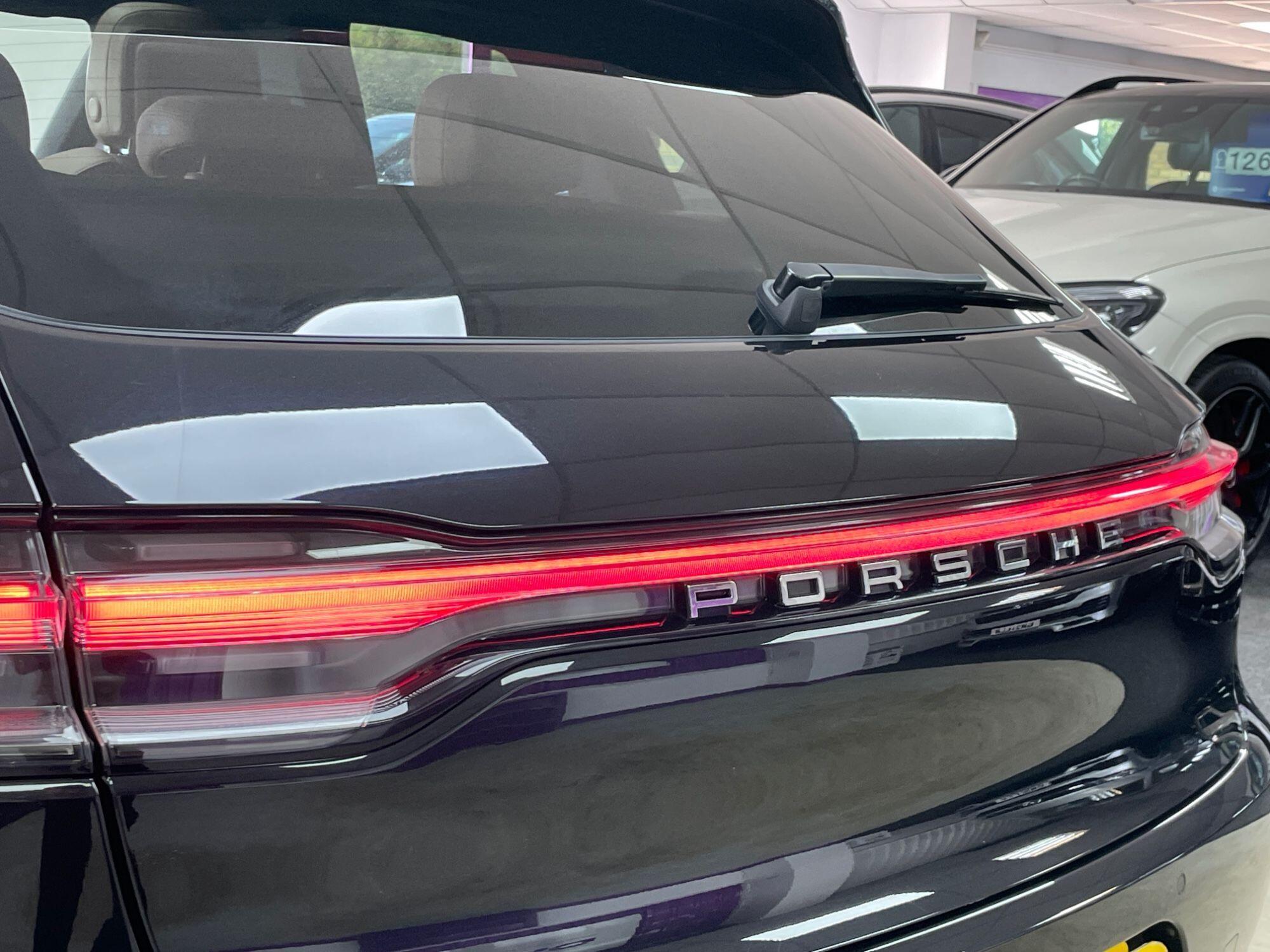 Porsche Macan - Image 13