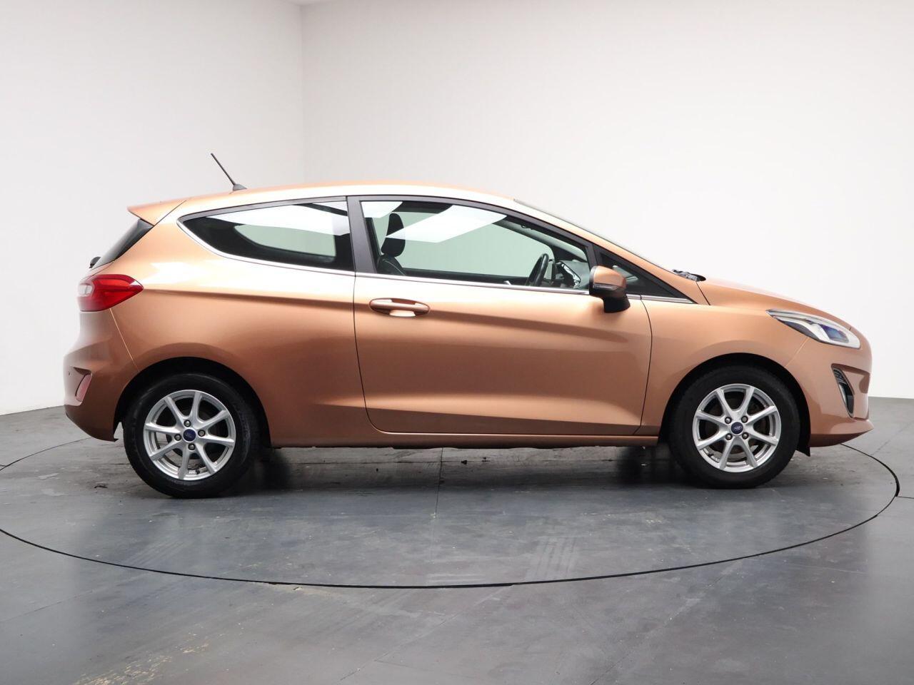 Ford Fiesta - Image 11