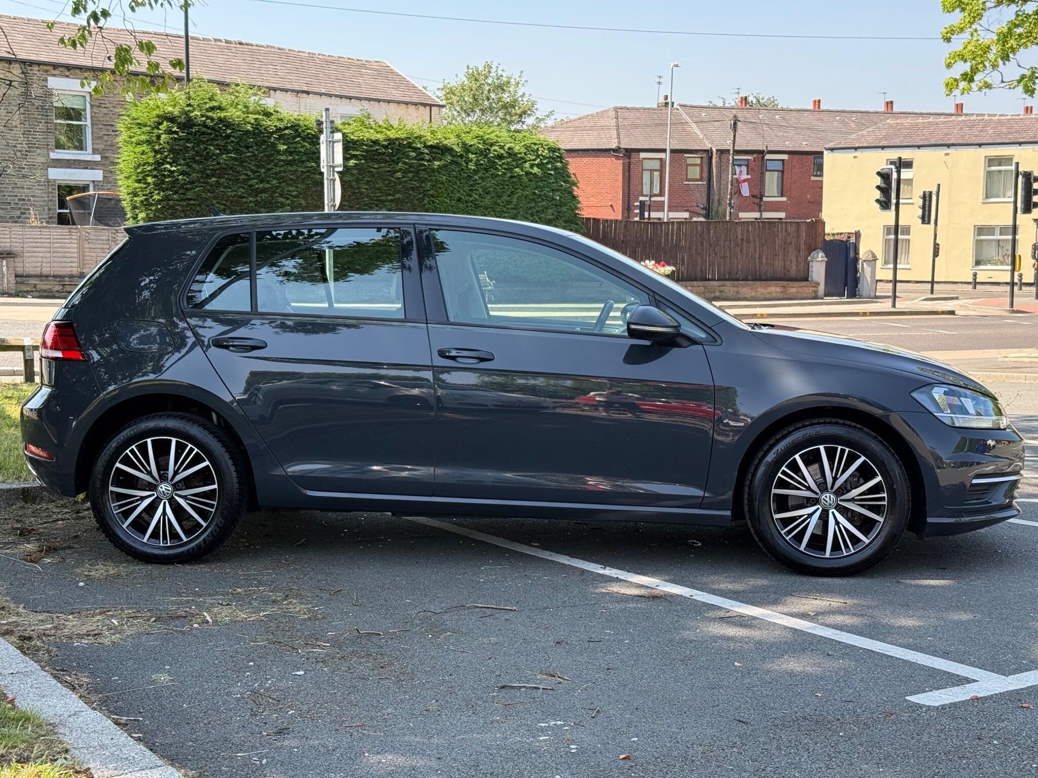 Volkswagen Golf - Image 7