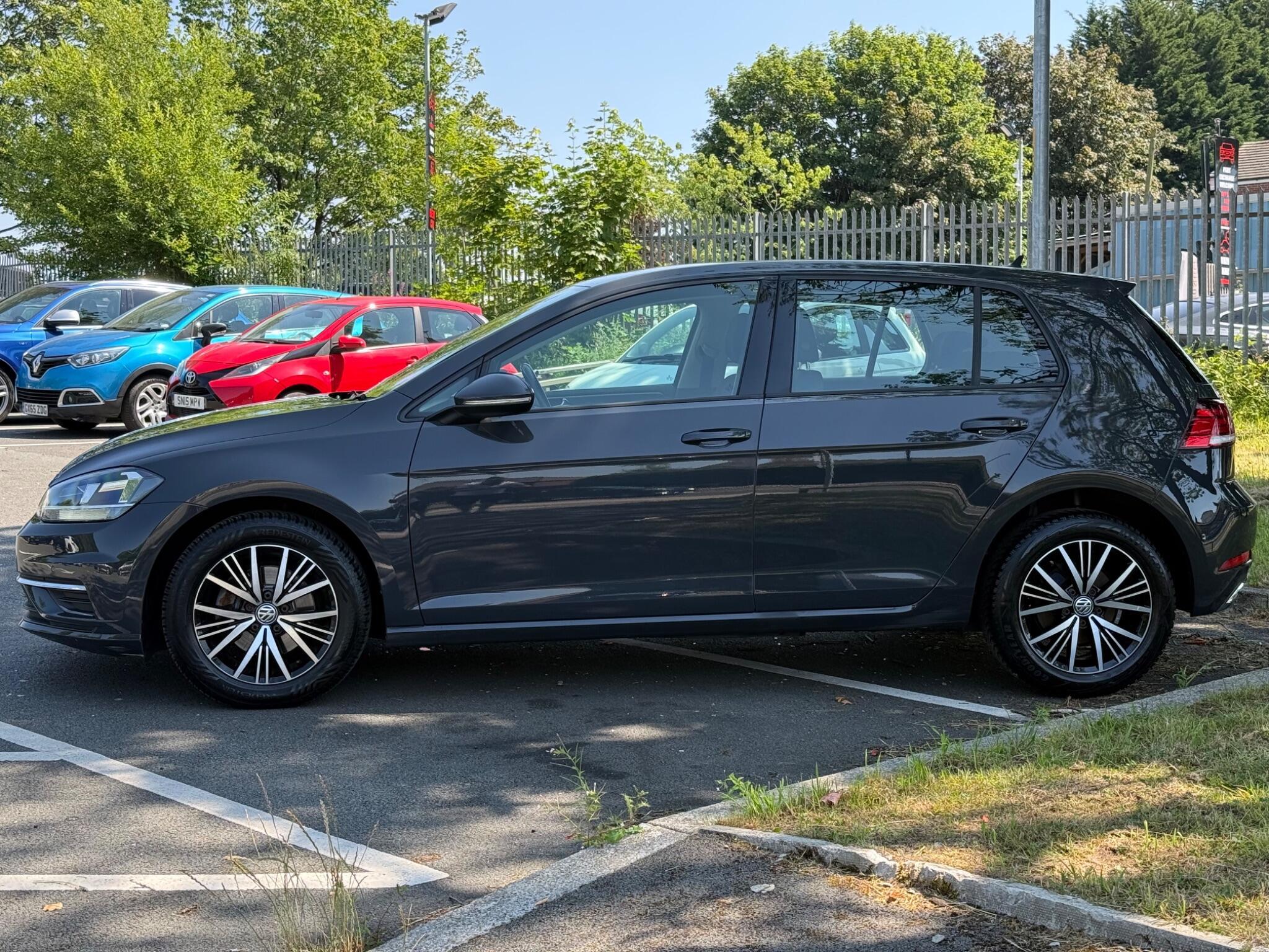 Volkswagen Golf - Image 5