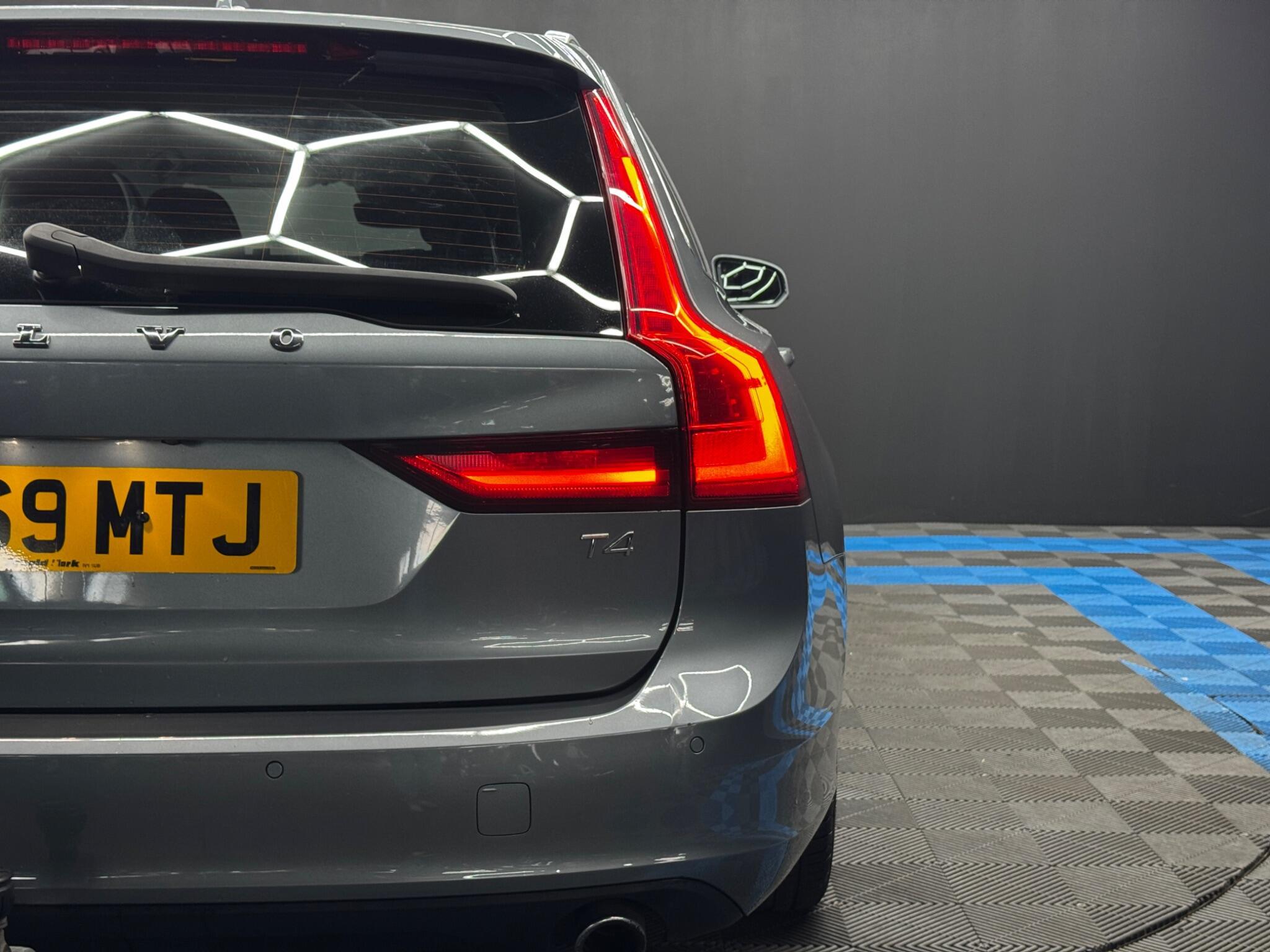 Volvo V90 - Image 46