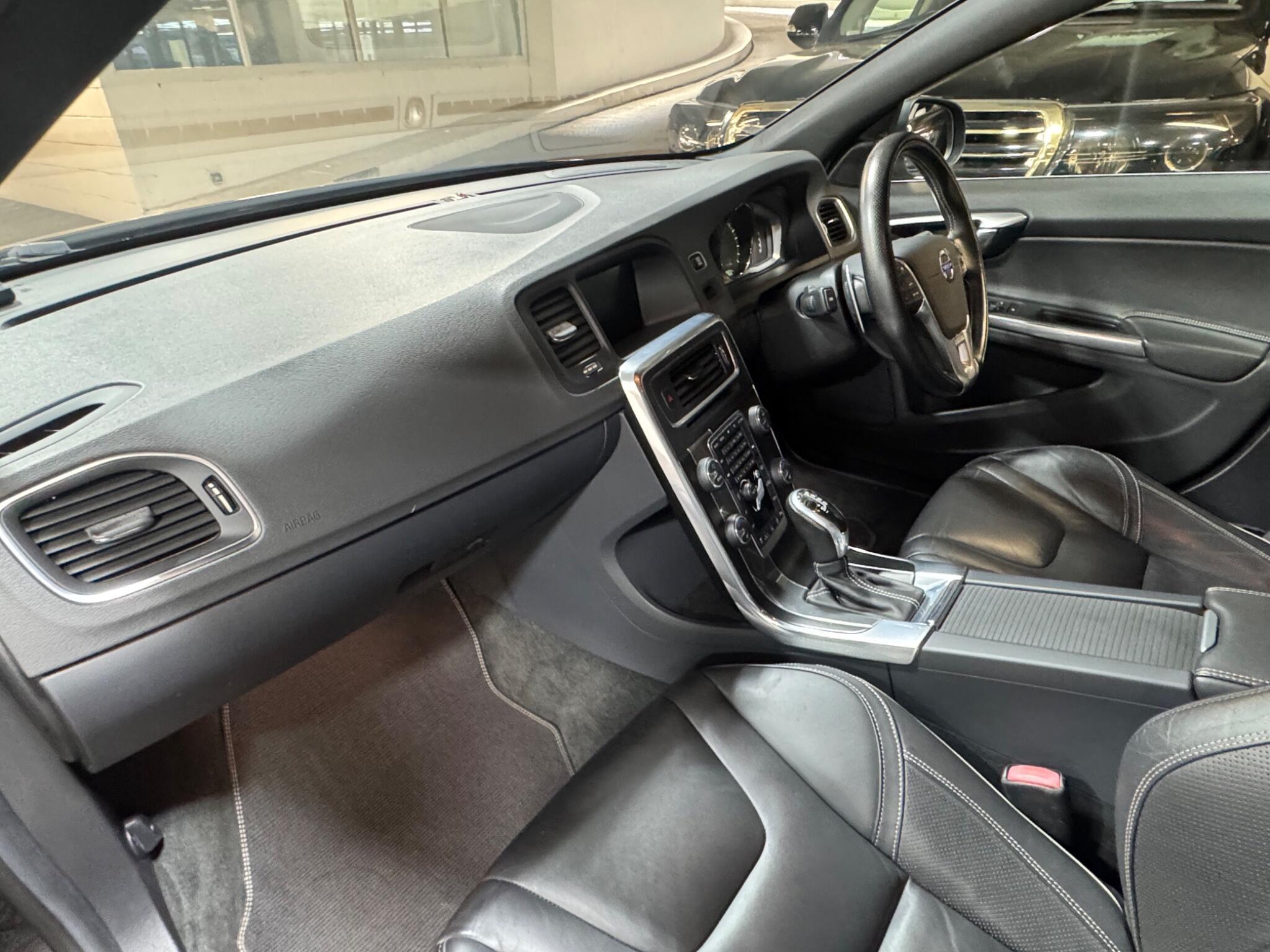 Volvo V60 - Image 10