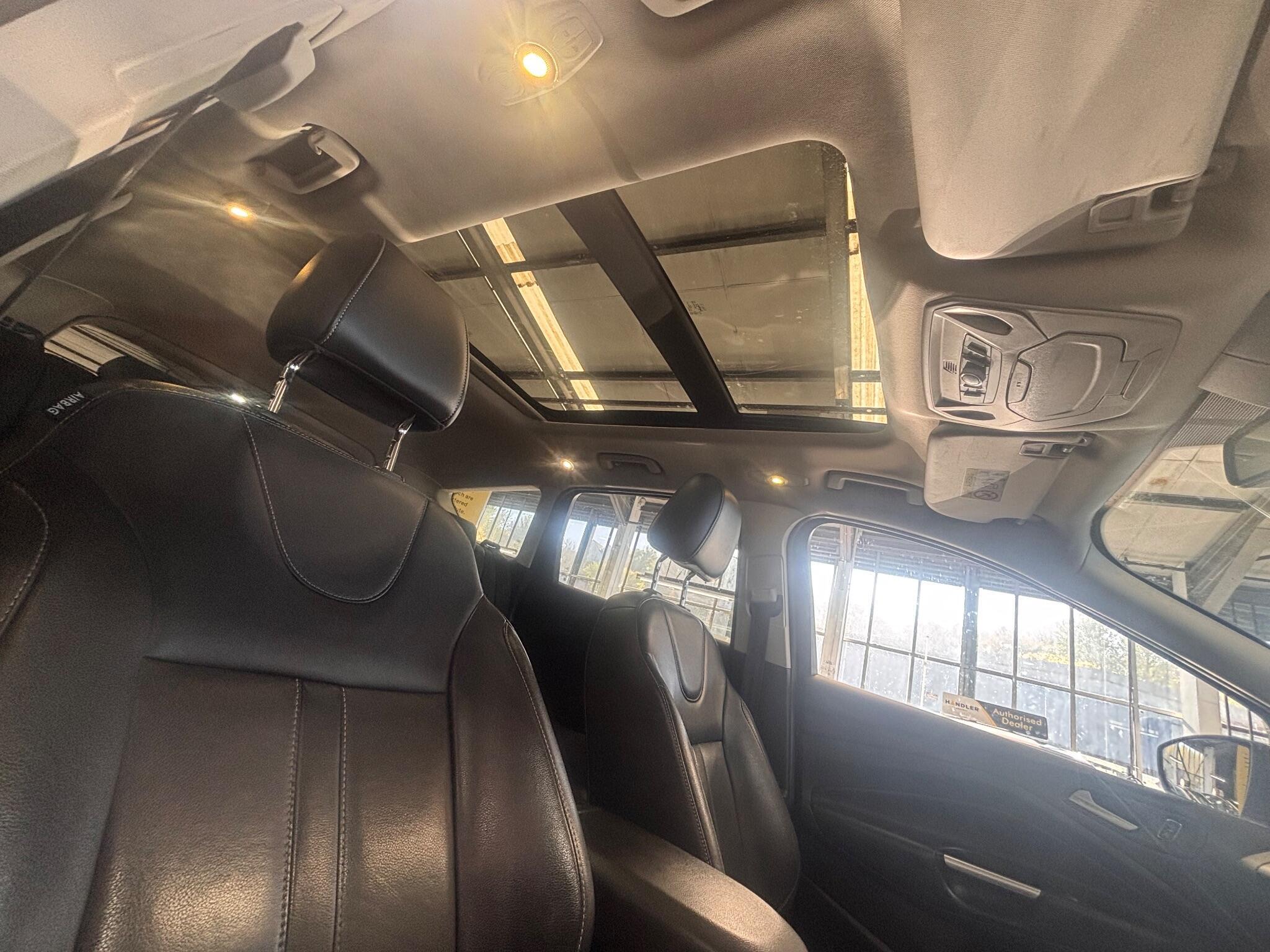 Ford Kuga - Image 22