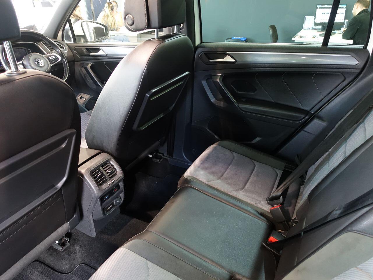 Volkswagen Tiguan - Image 18