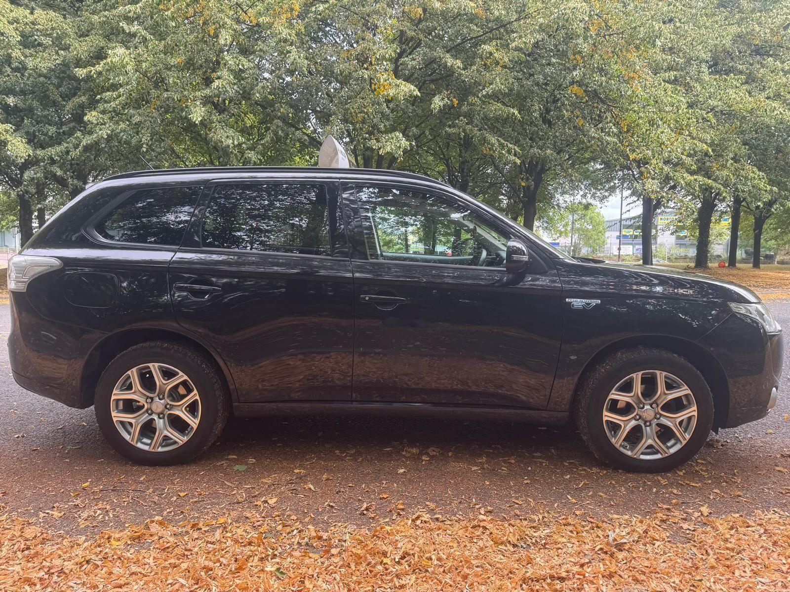 Mitsubishi Outlander - Image 11
