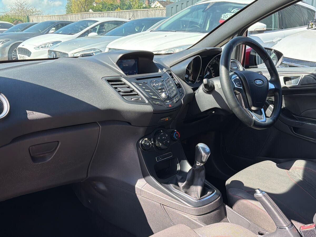 Ford Fiesta - Image 19