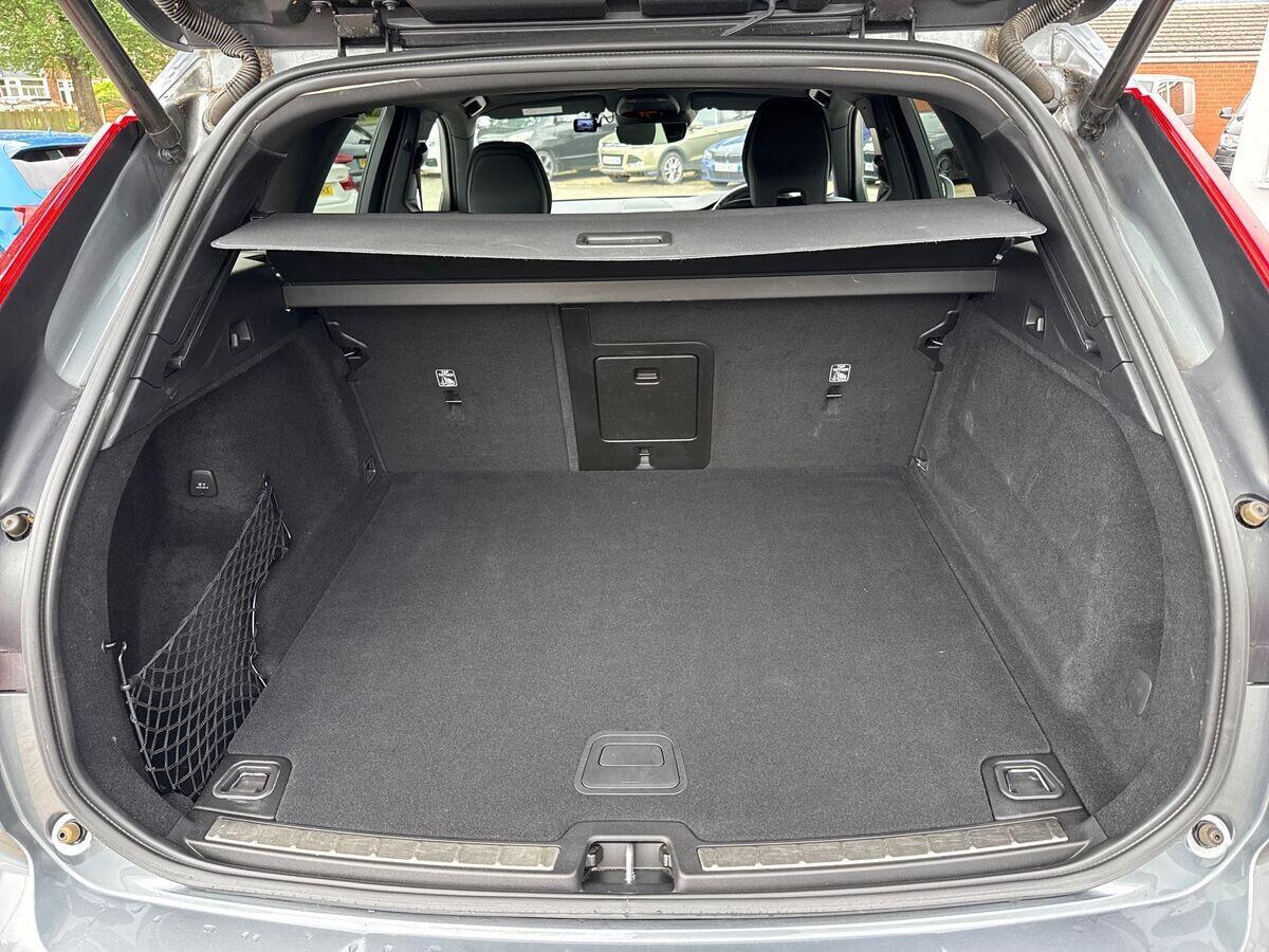Volvo XC60 - Image 30