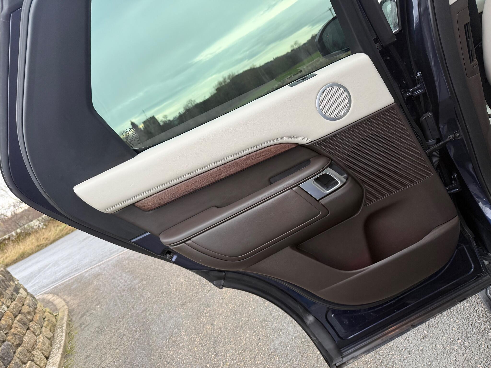 Land Rover Discovery - Image 65