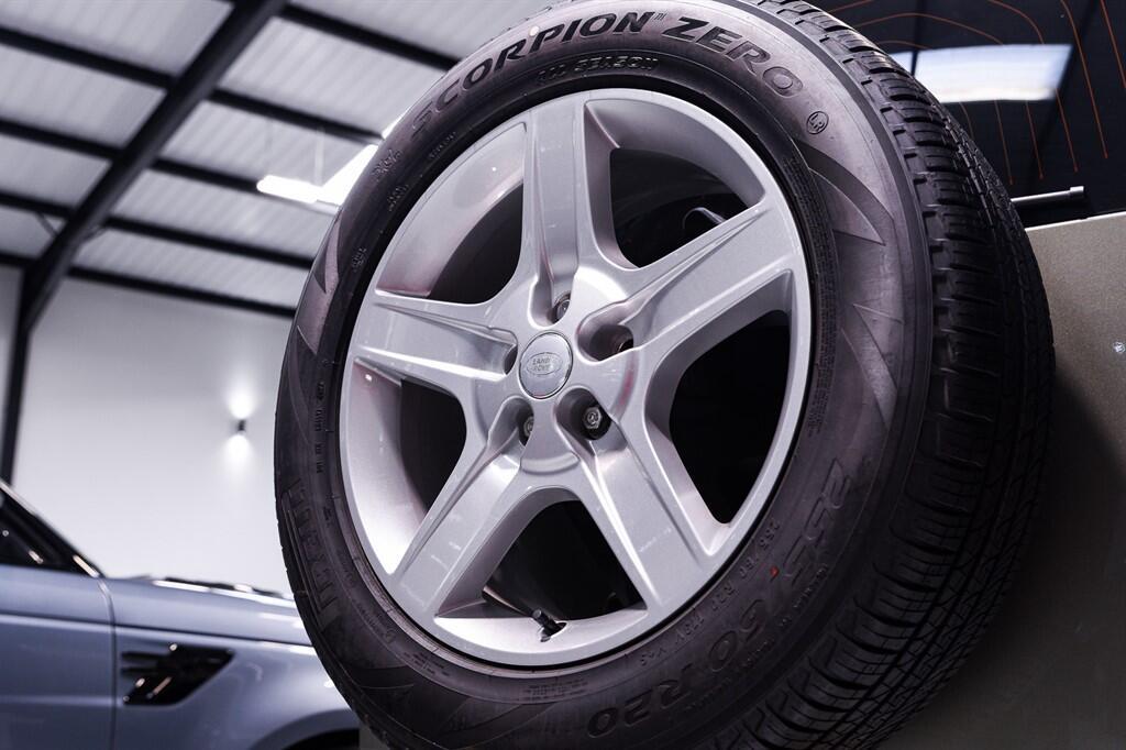 Land Rover Defender 110 - Image 38